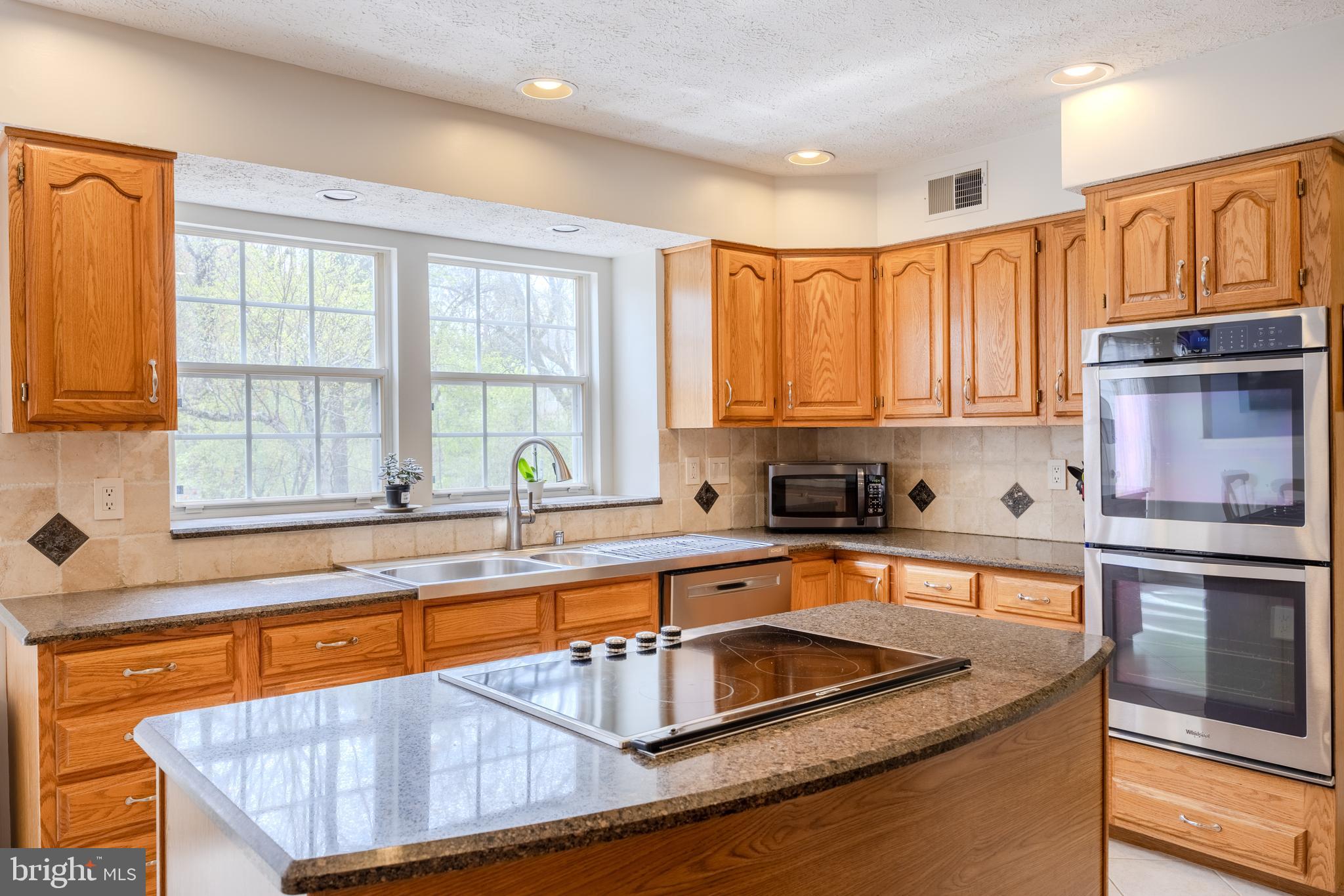 RIVER HILL - Residential