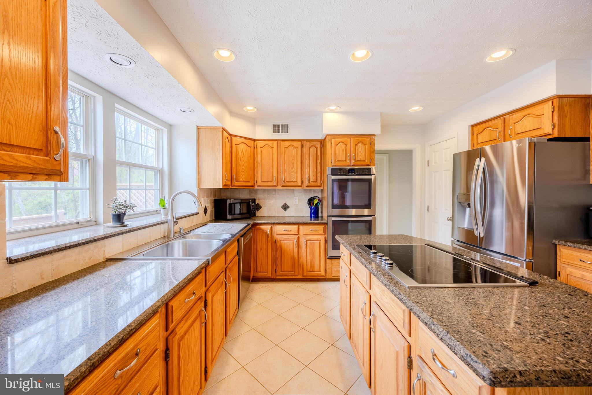 RIVER HILL - Residential