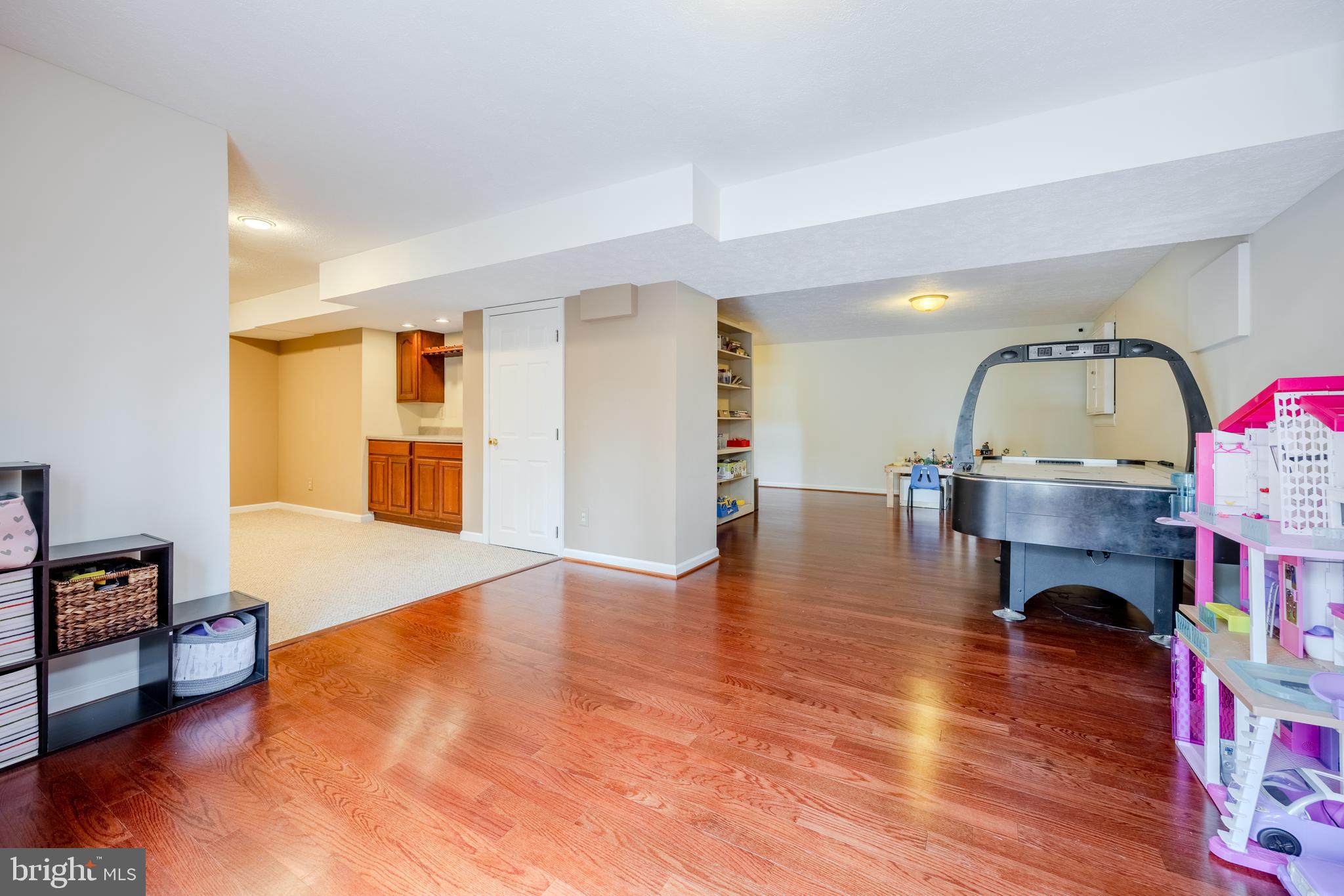 RIVER HILL - Residential