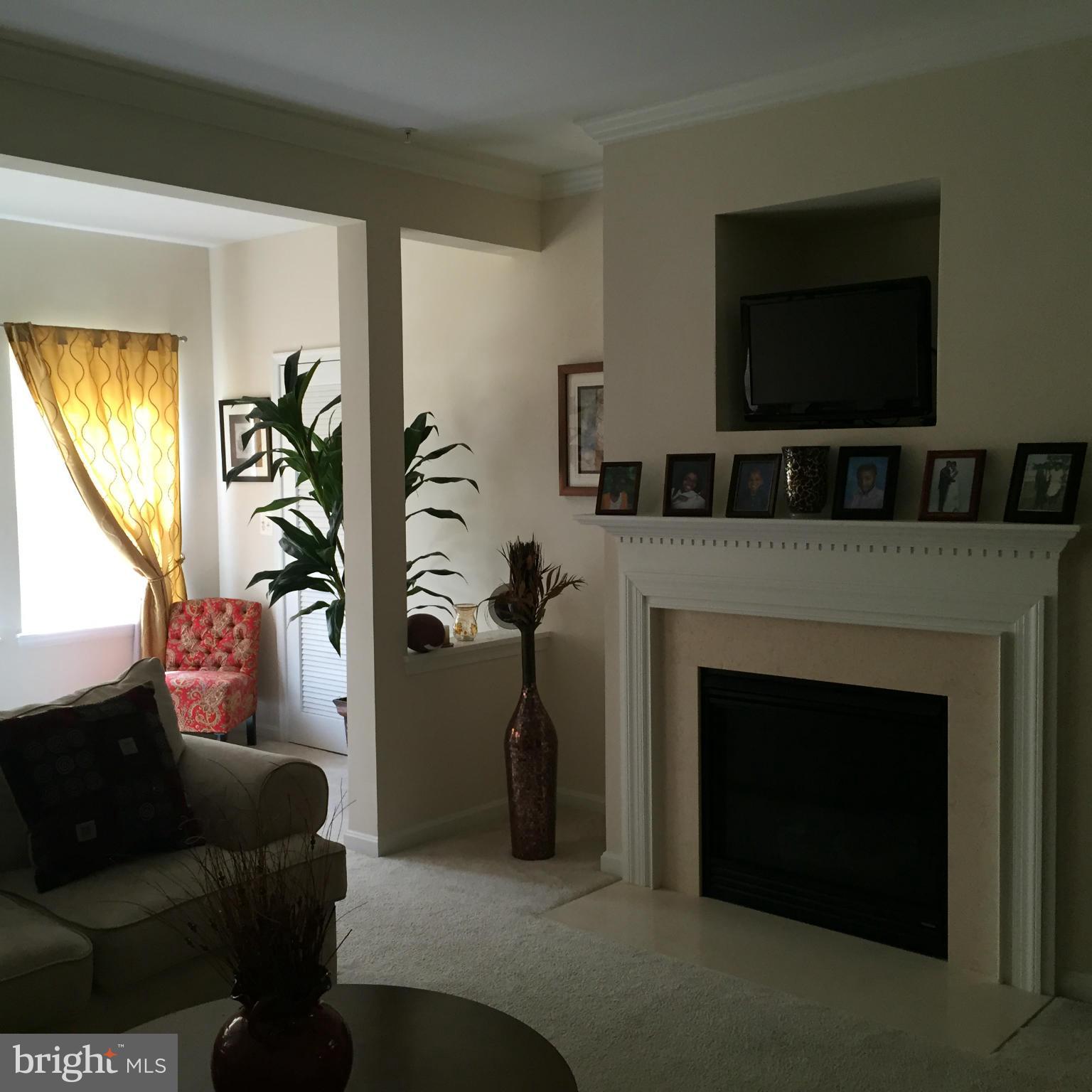 CAMERON GROVE CONDO IV> - Residential