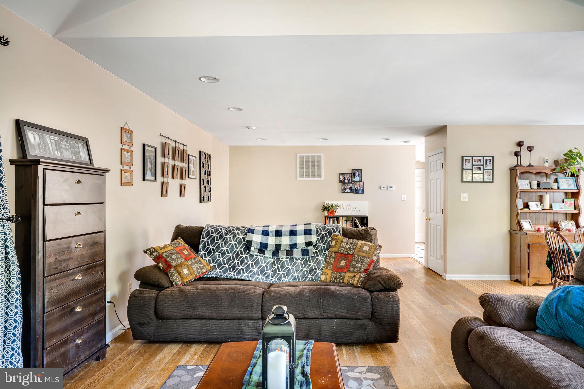 KING ESTATES - Residential