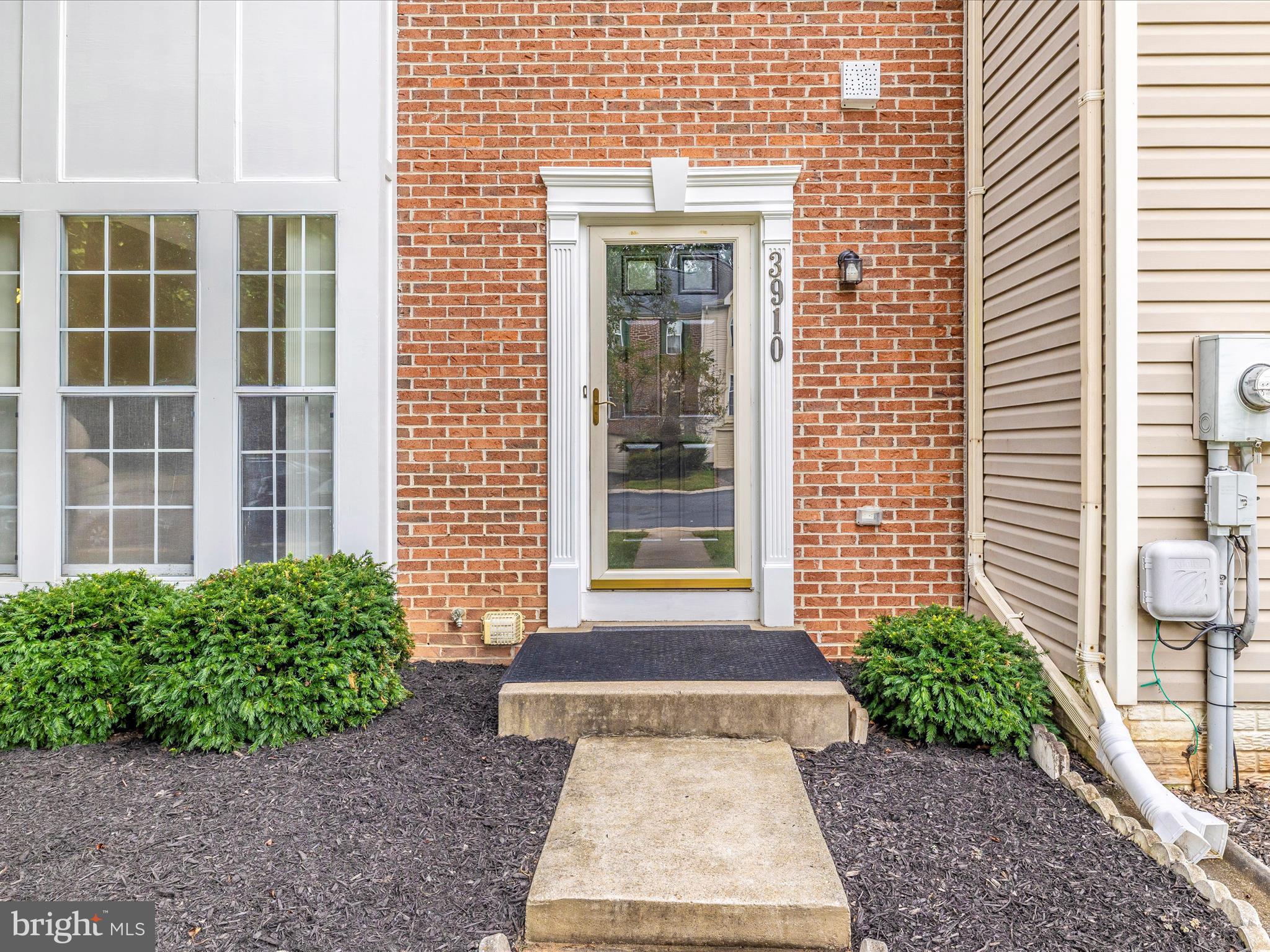 3910 MANHEIM PLACE