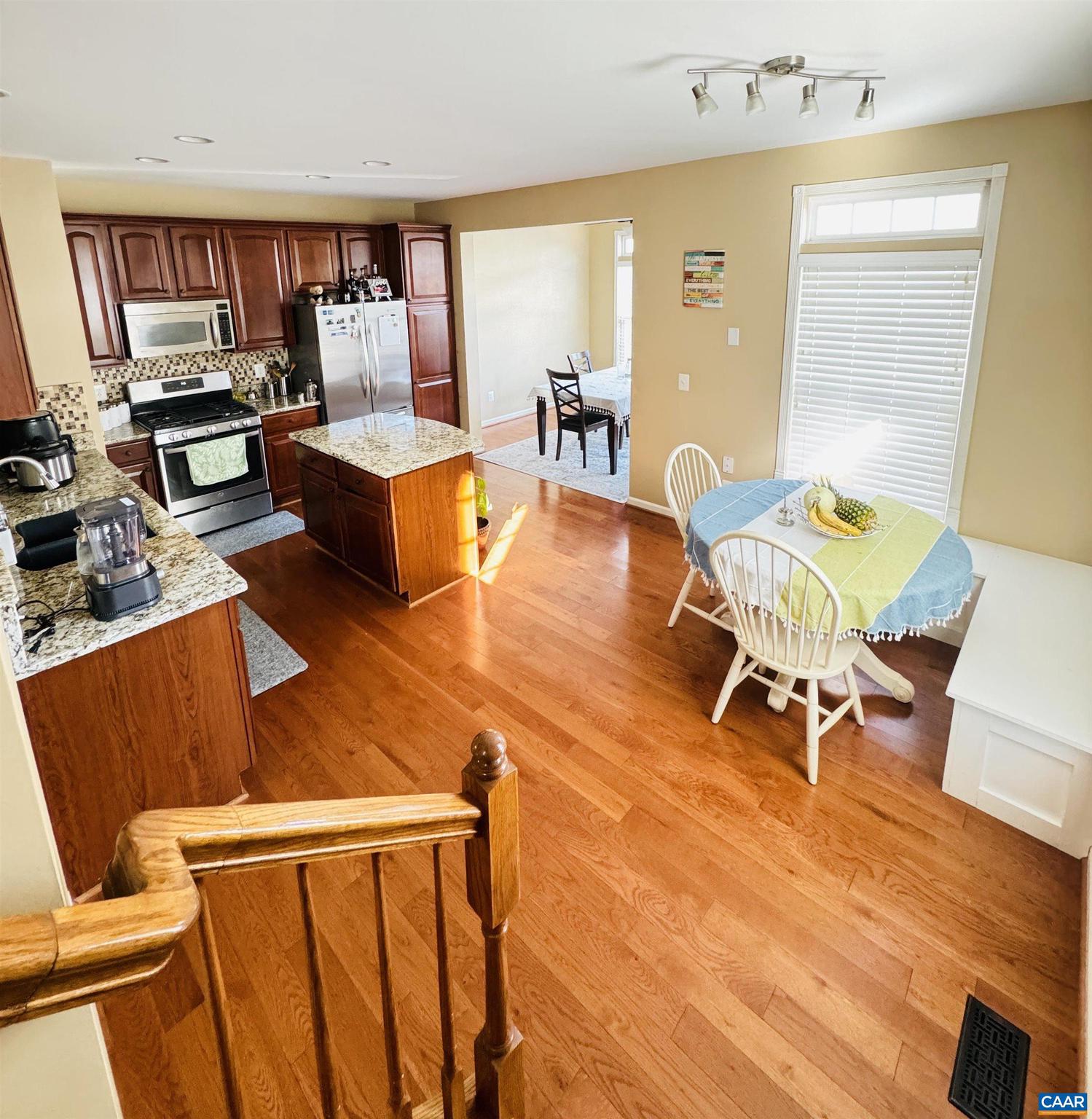 ABINGTON PLACE - Residential Lease