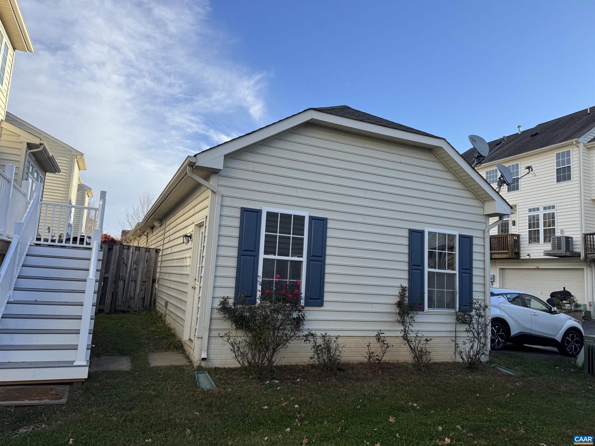 ABINGTON PLACE - Residential Lease
