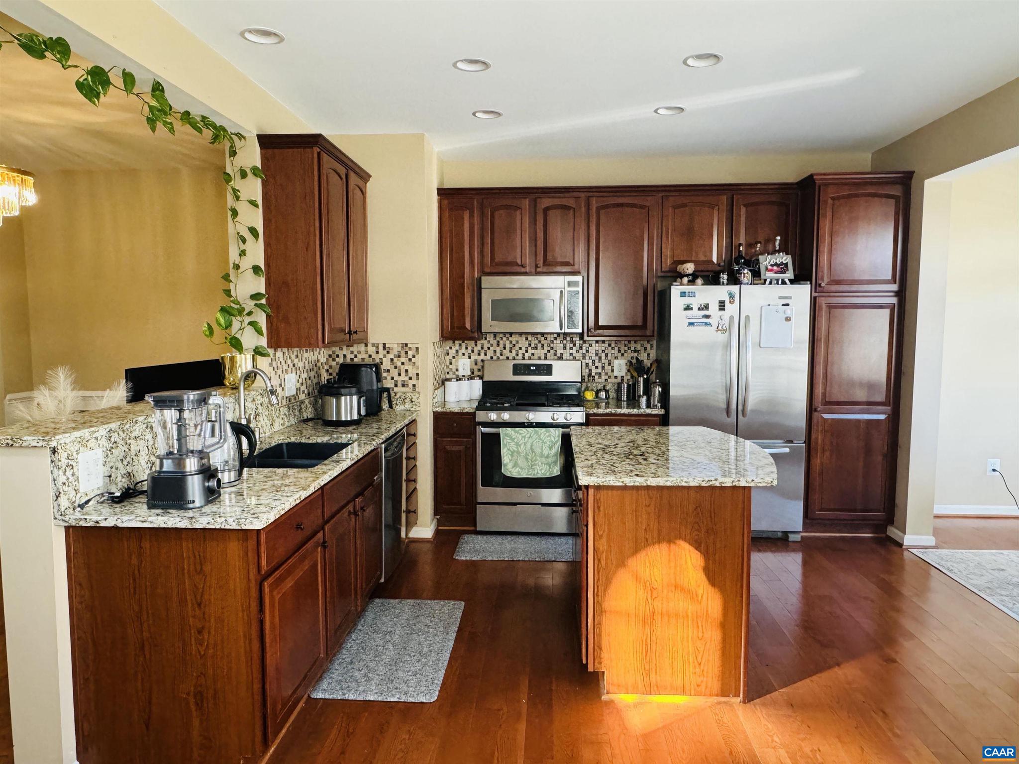 ABINGTON PLACE - Residential Lease