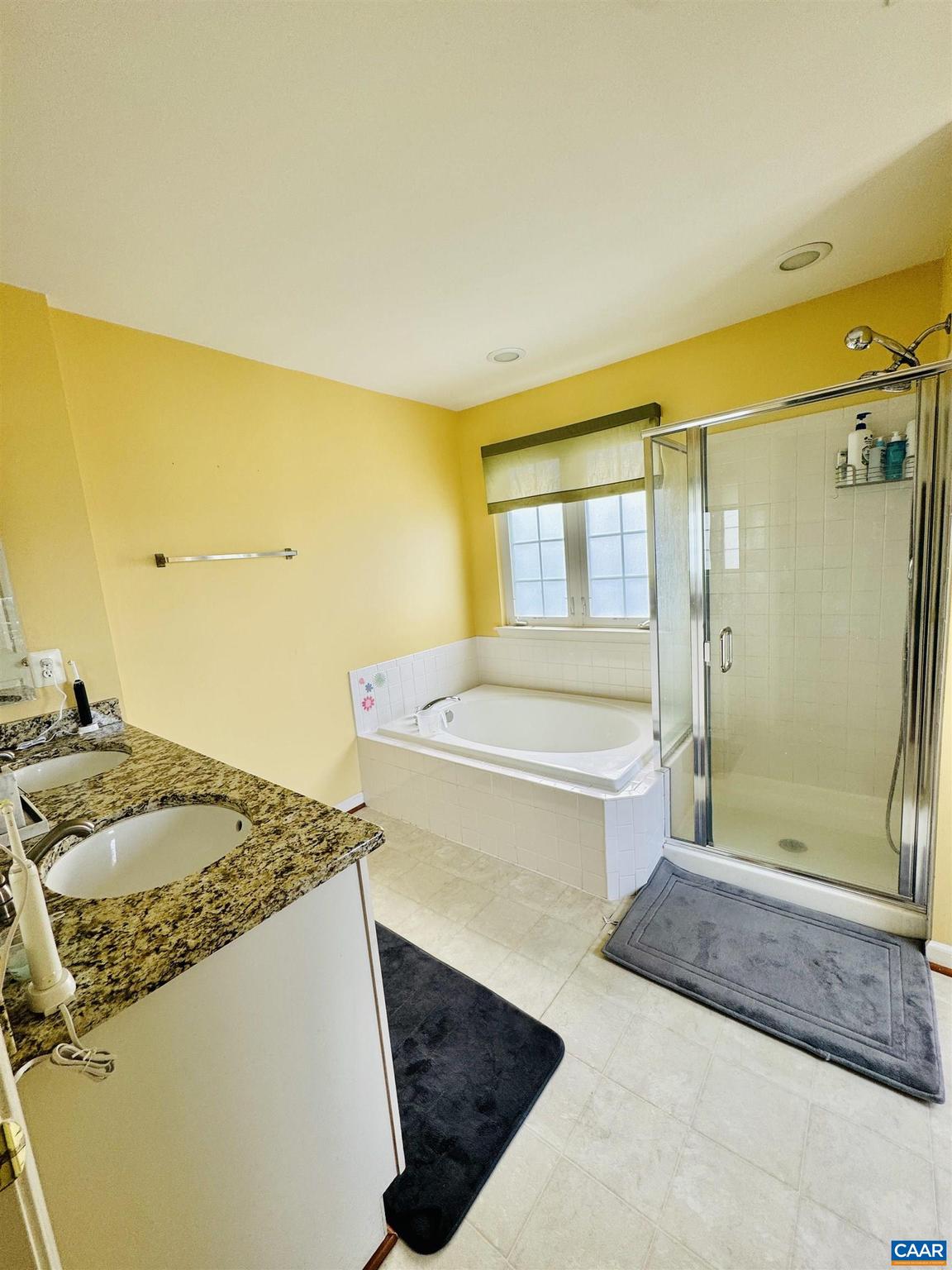ABINGTON PLACE - Residential Lease