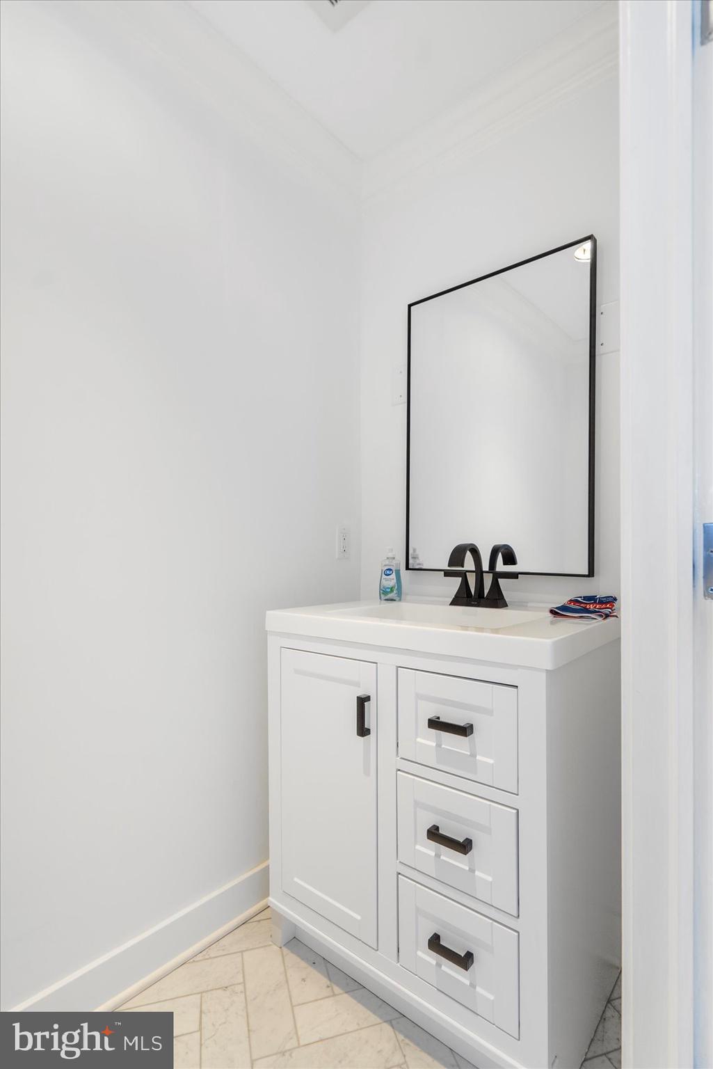 THE RITZ-CARLTON RESIDENCES - Residential Lease