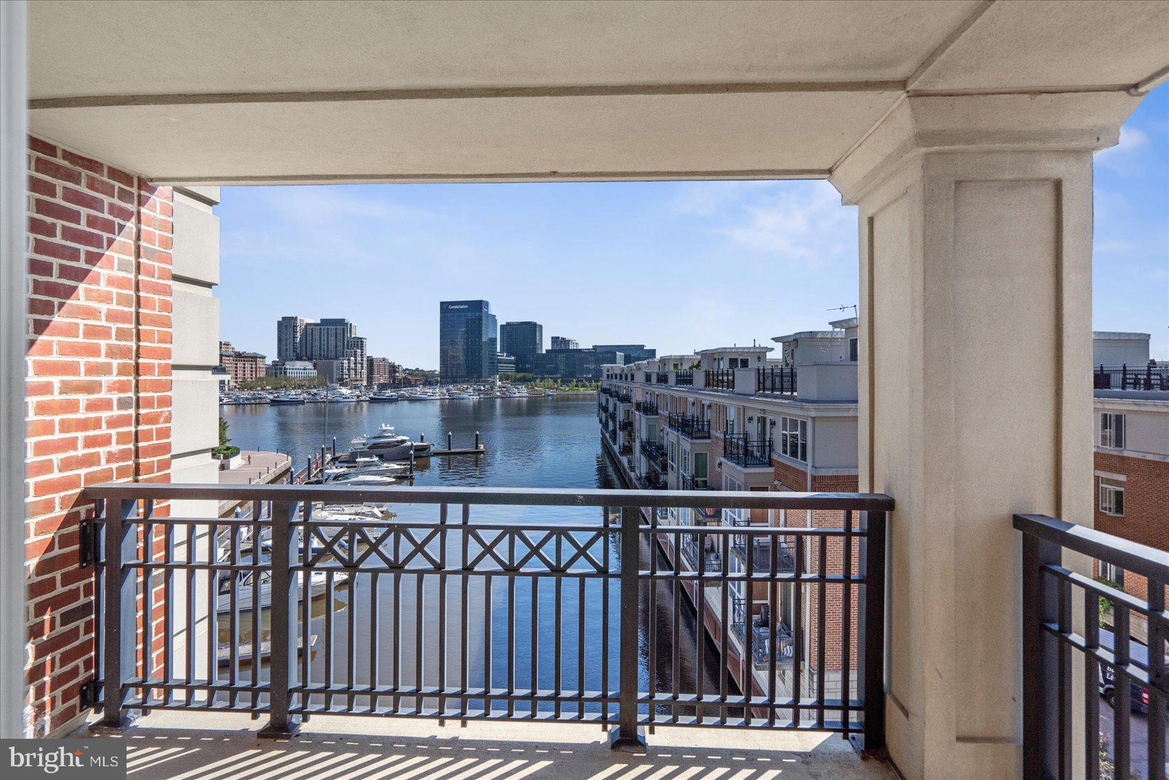 THE RITZ-CARLTON RESIDENCES - Residential Lease