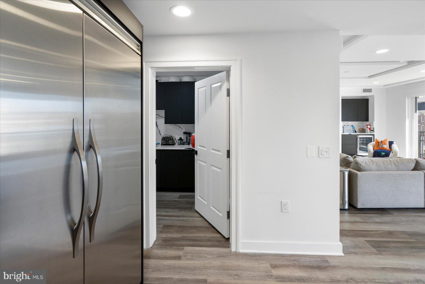 THE RITZ-CARLTON RESIDENCES - Residential Lease