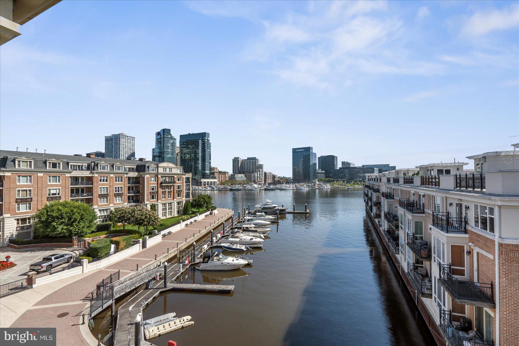 THE RITZ-CARLTON RESIDENCES - Residential Lease