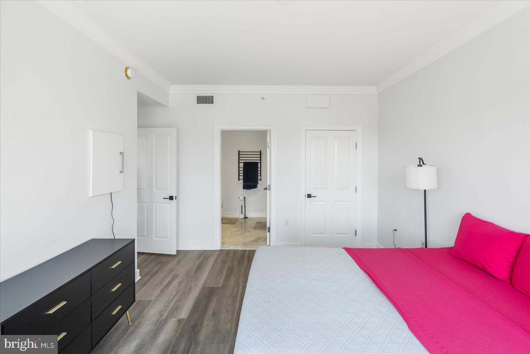 THE RITZ-CARLTON RESIDENCES - Residential Lease