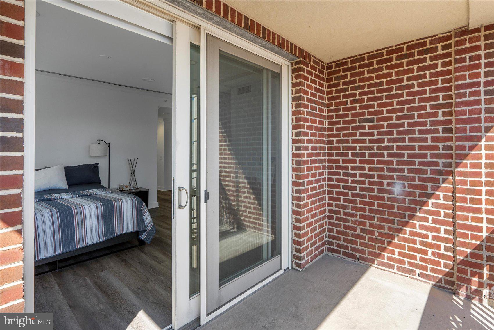 THE RITZ-CARLTON RESIDENCES - Residential Lease