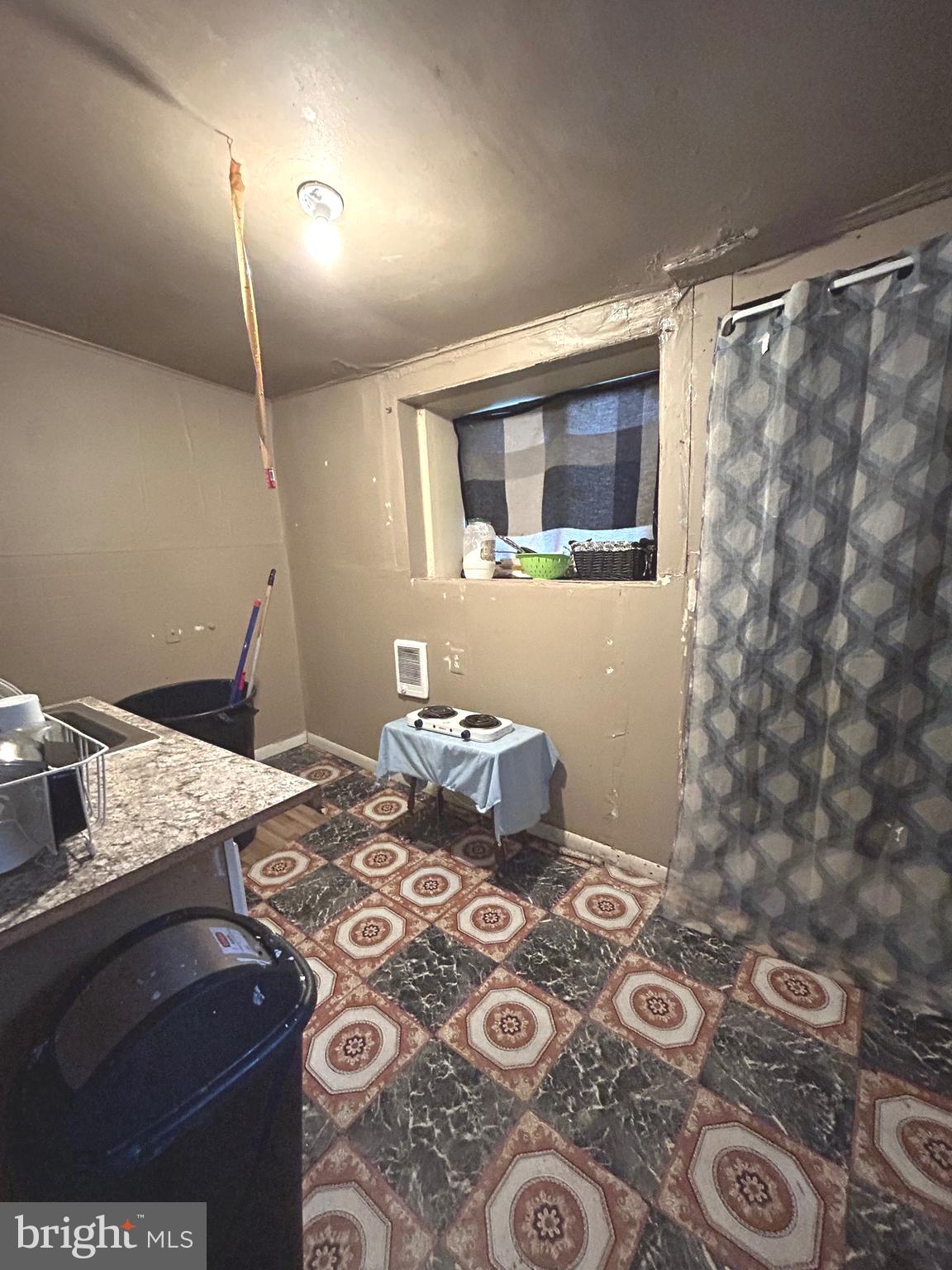 KENSINGTON - Residential