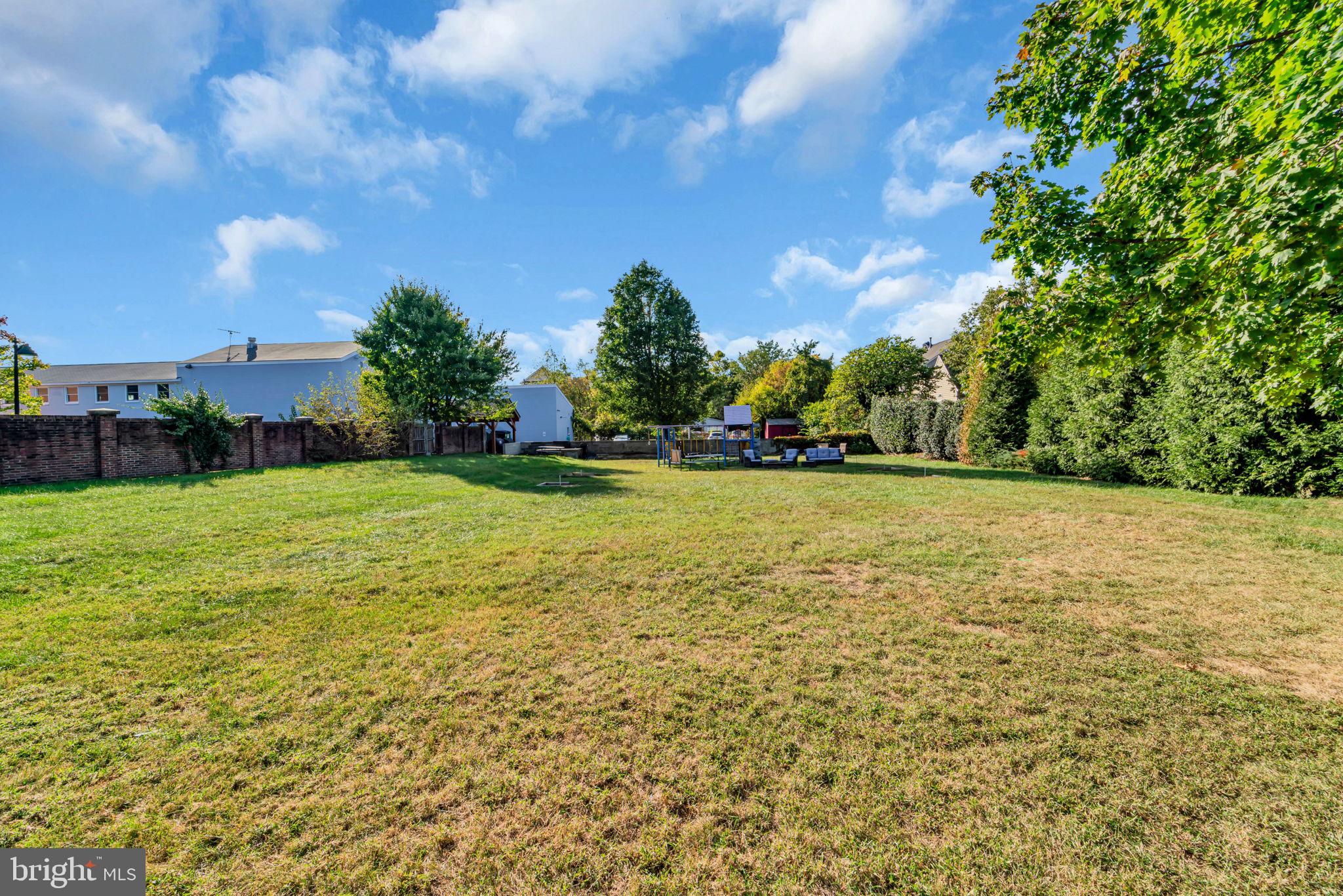 OLD TOWN HERNDON - Residential