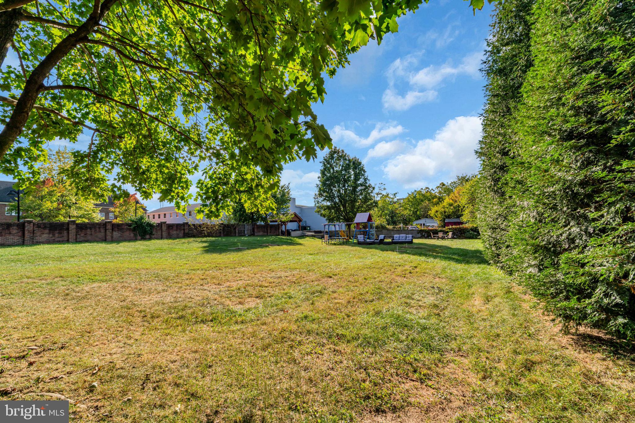 OLD TOWN HERNDON - Residential