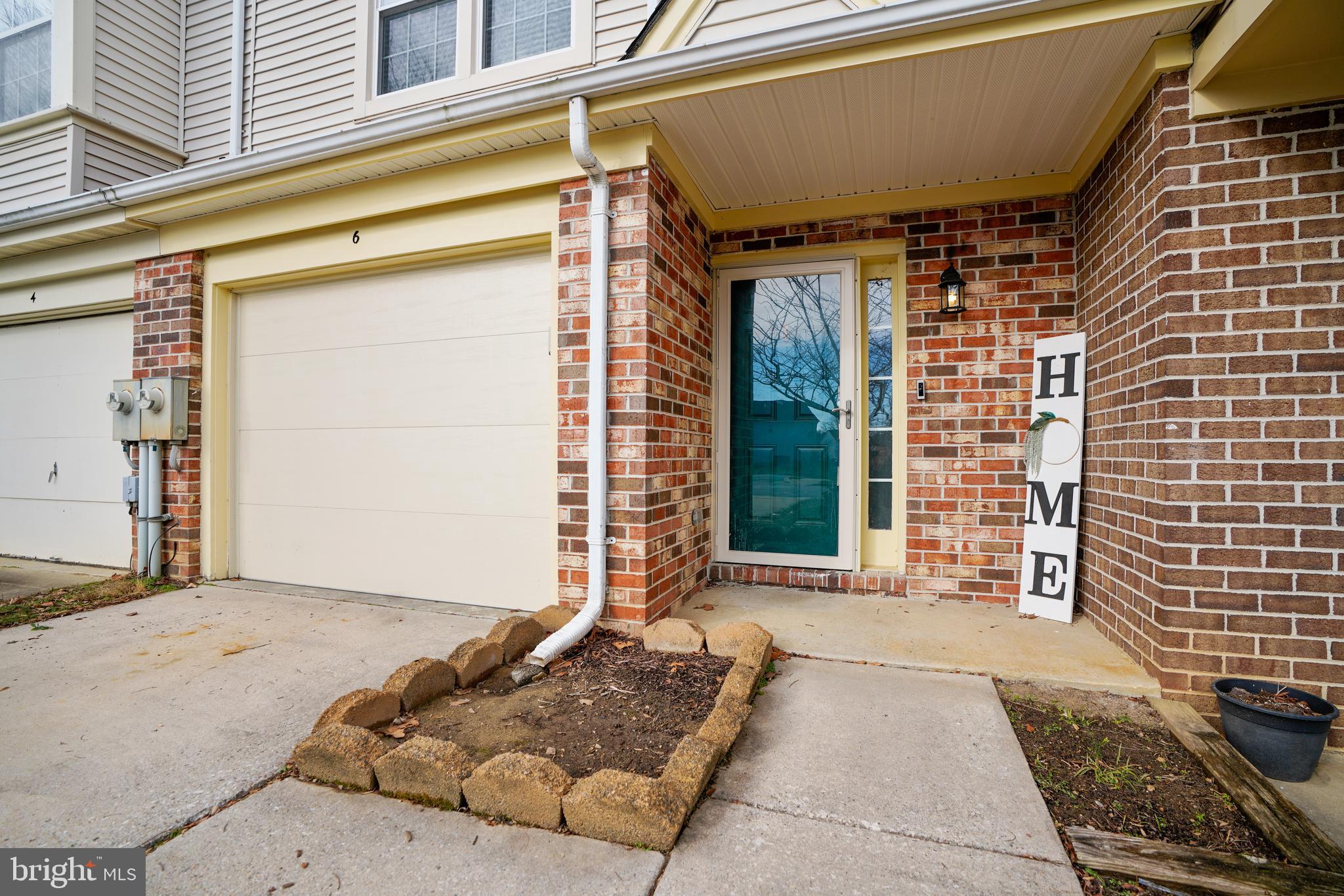 SUBURBIA - Residential