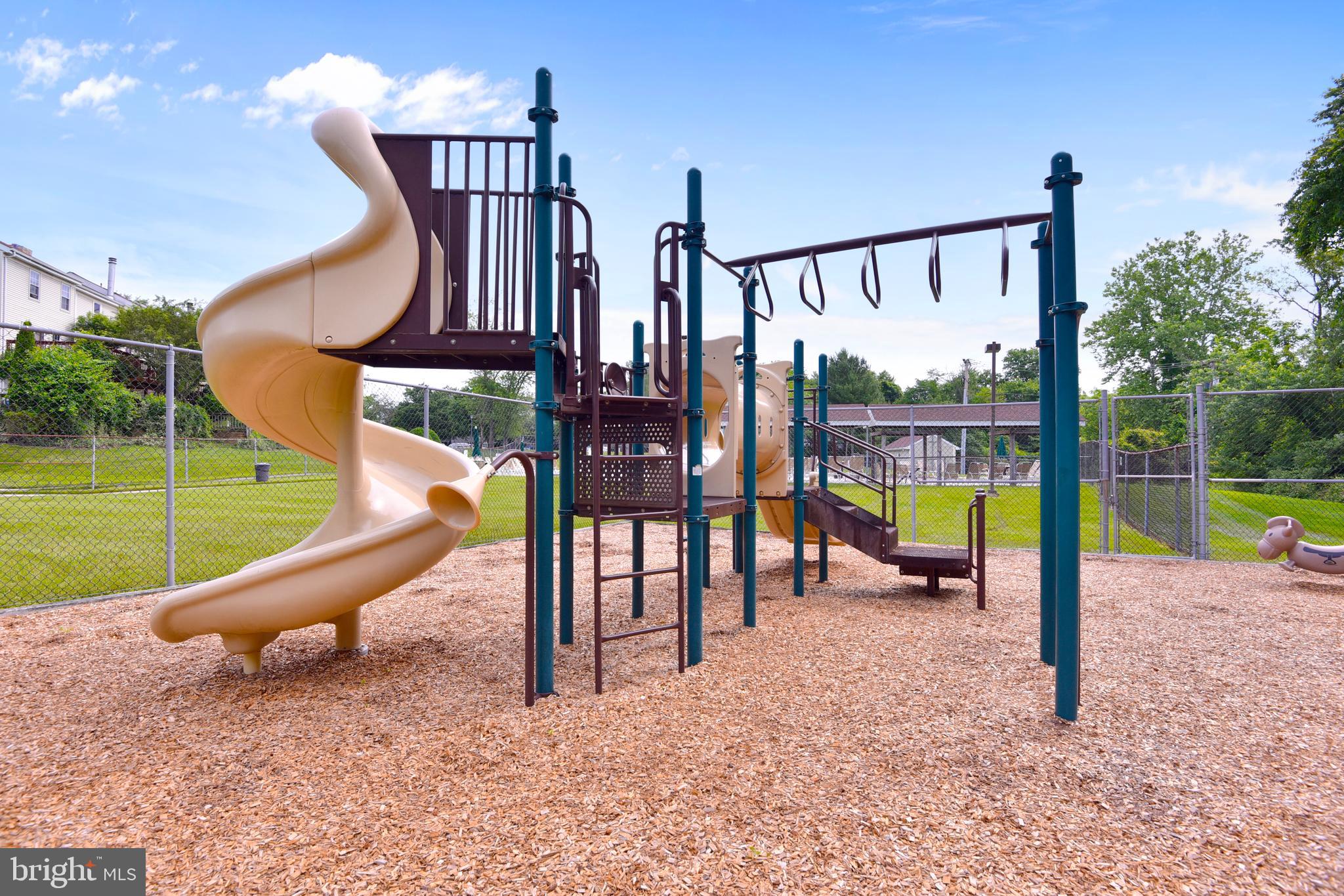 SUBURBIA - Residential