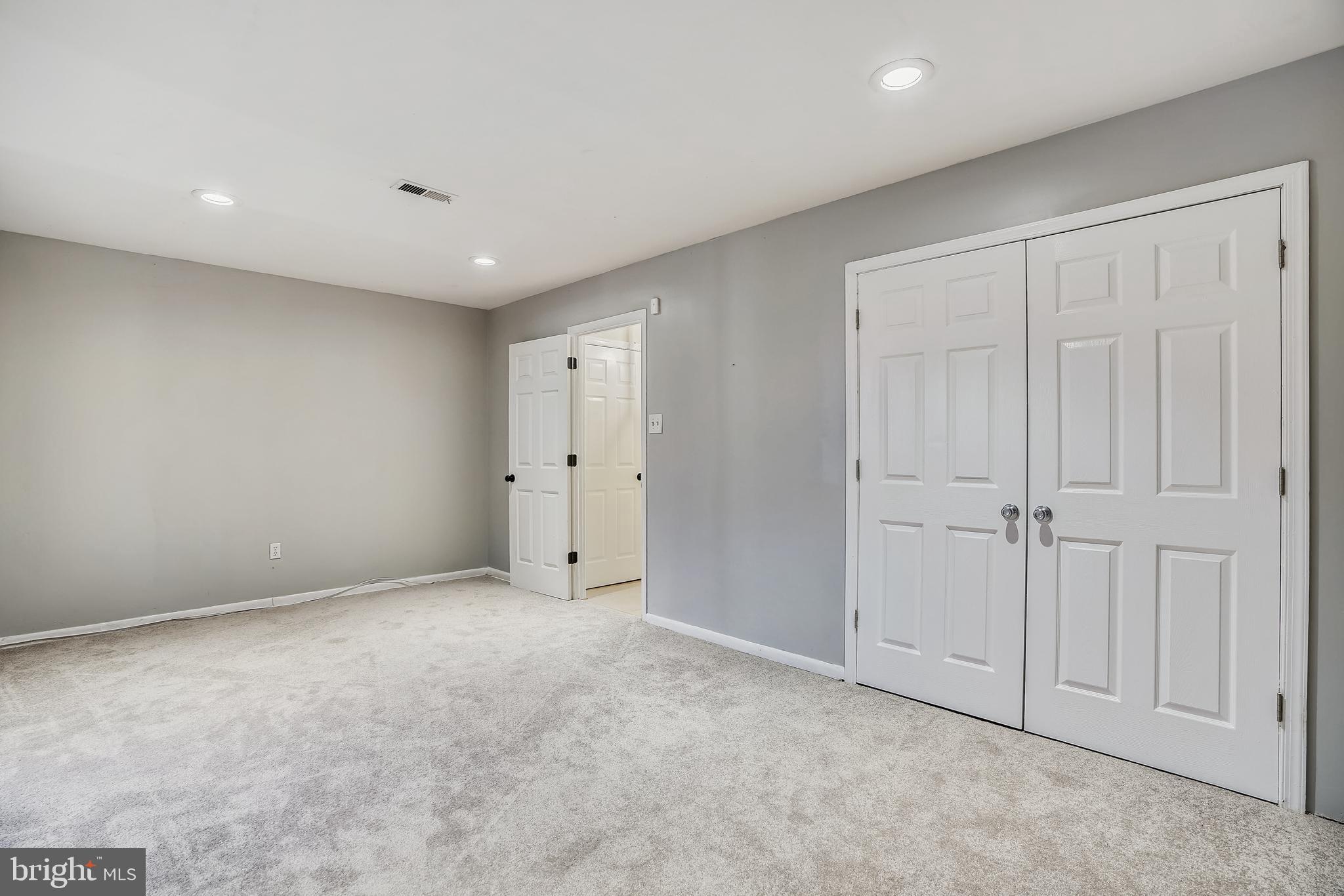 SUBURBIA - Residential