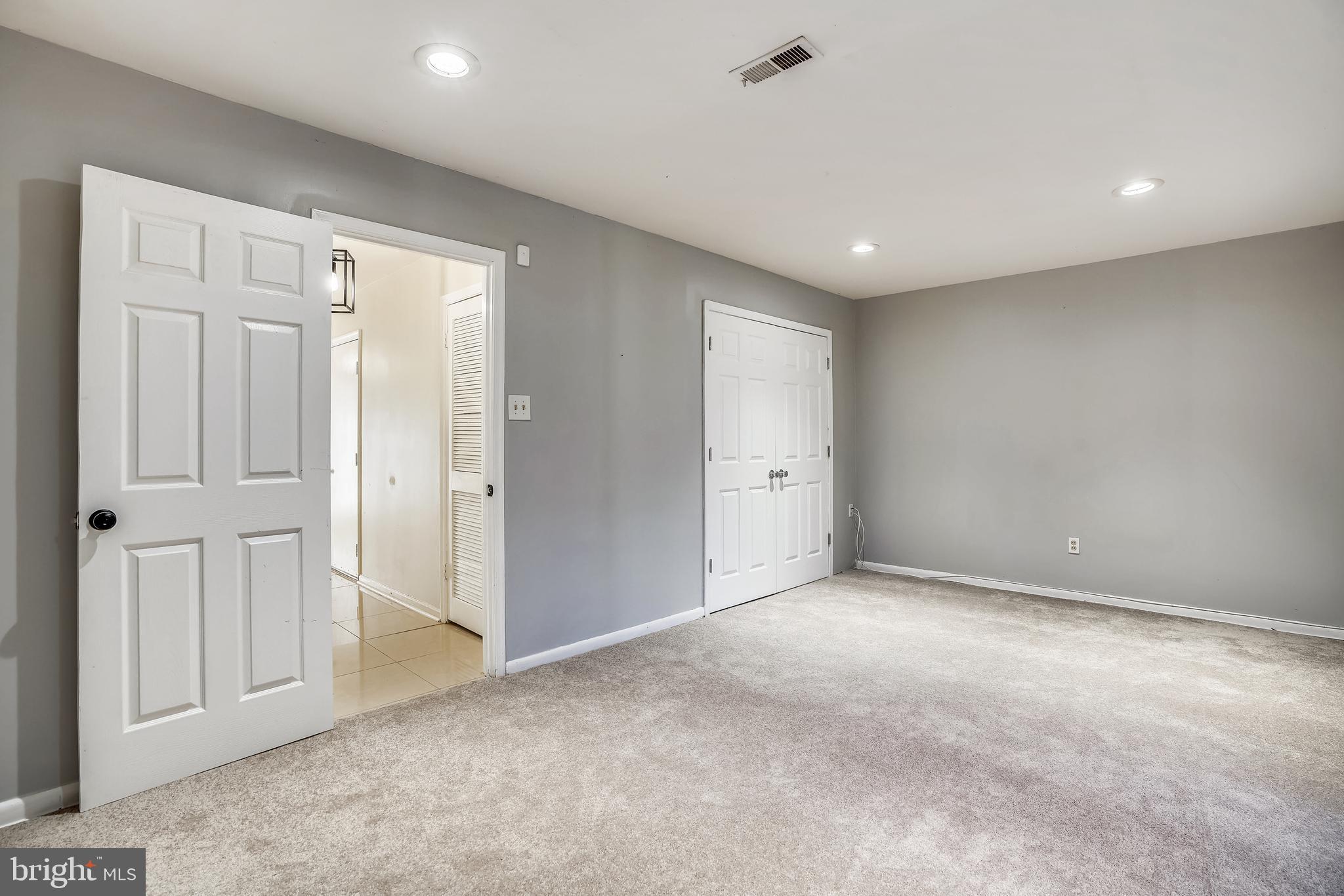 SUBURBIA - Residential