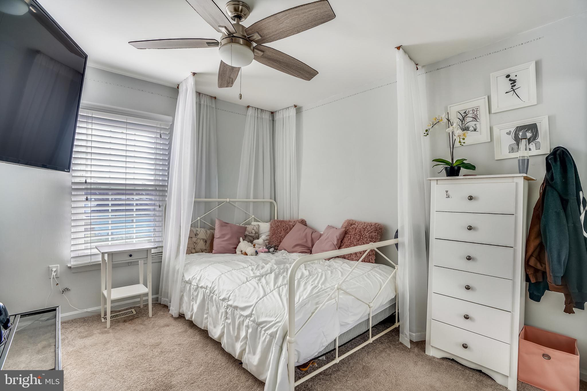 SUBURBIA - Residential