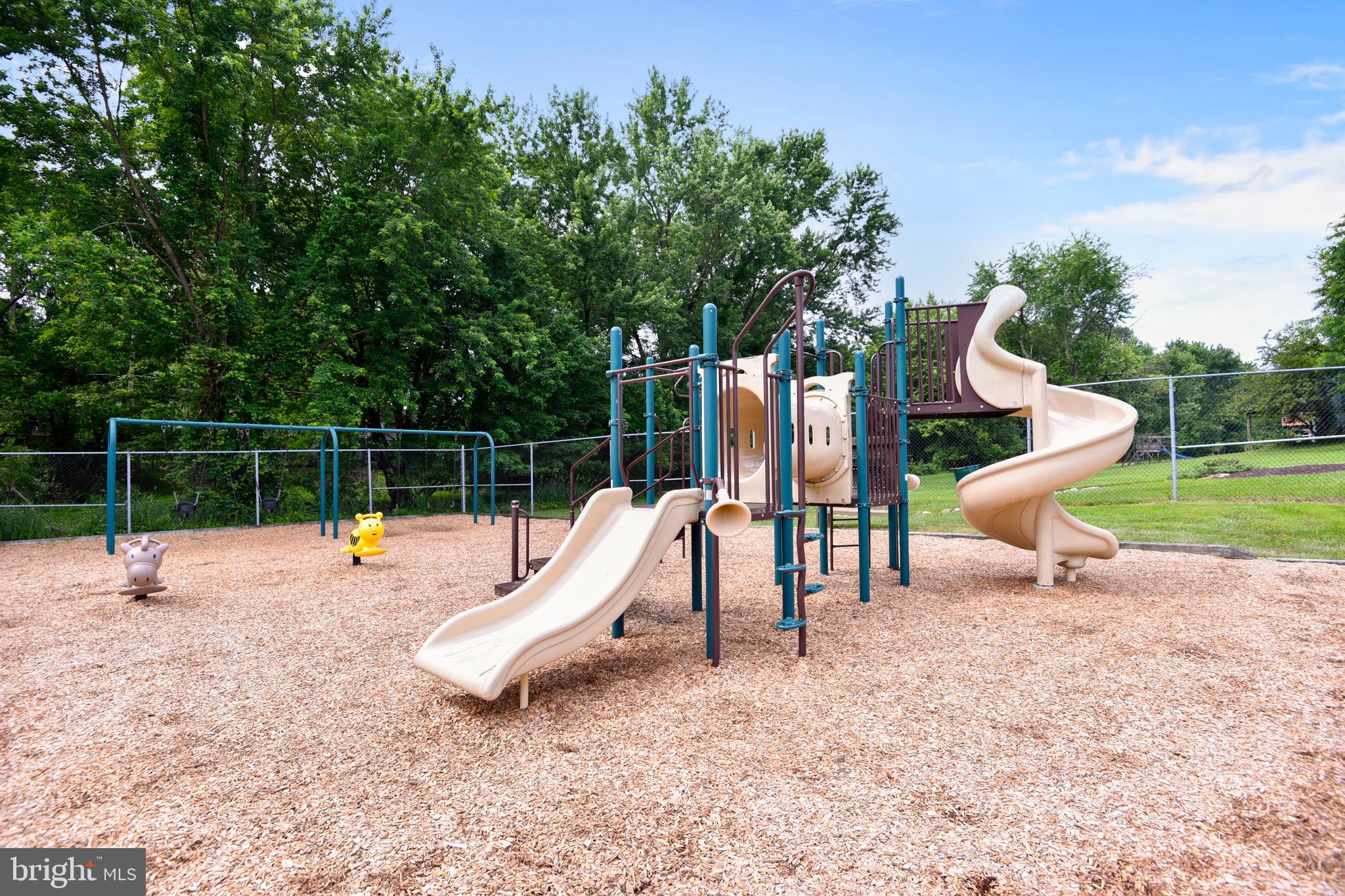 SUBURBIA - Residential