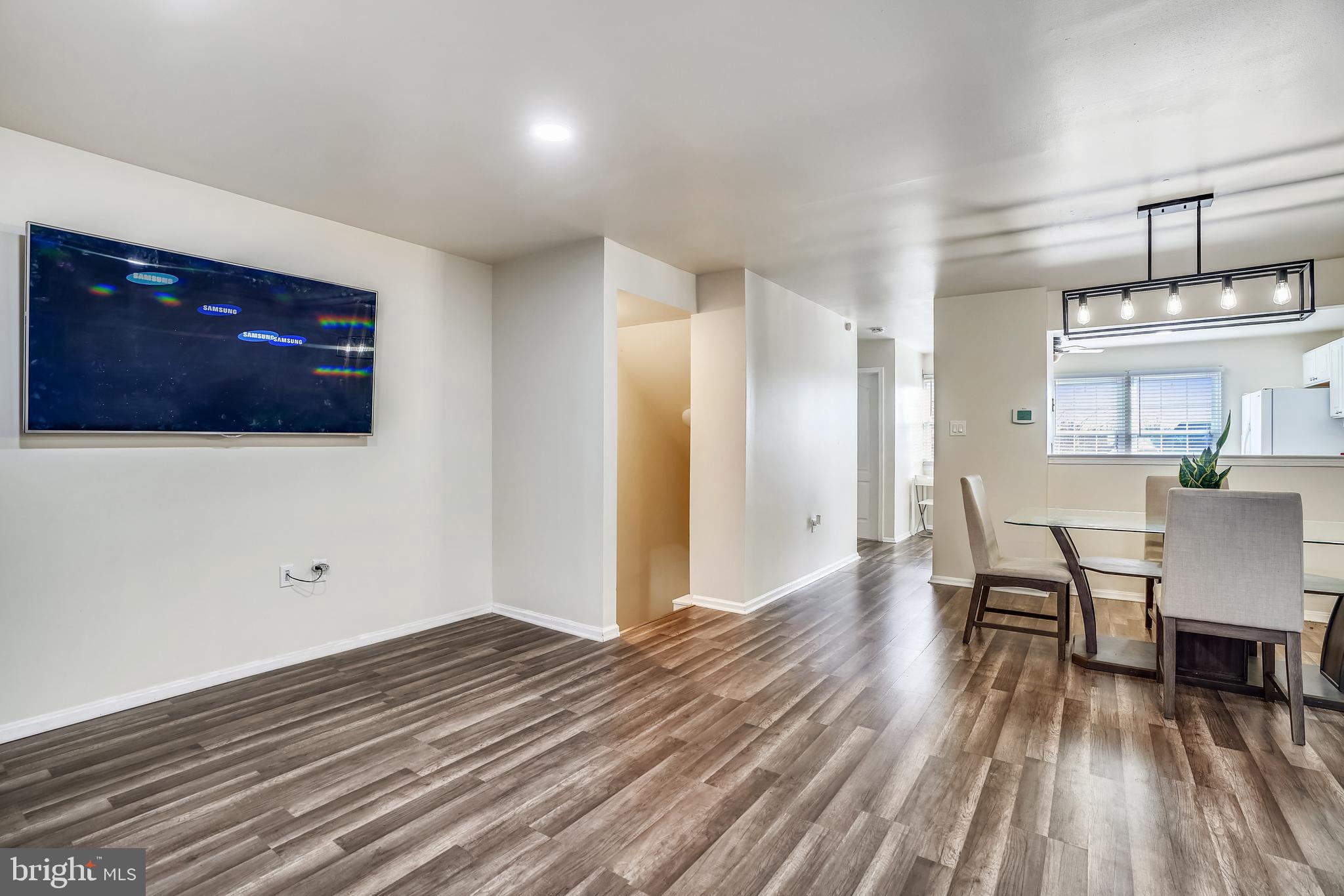 SUBURBIA - Residential