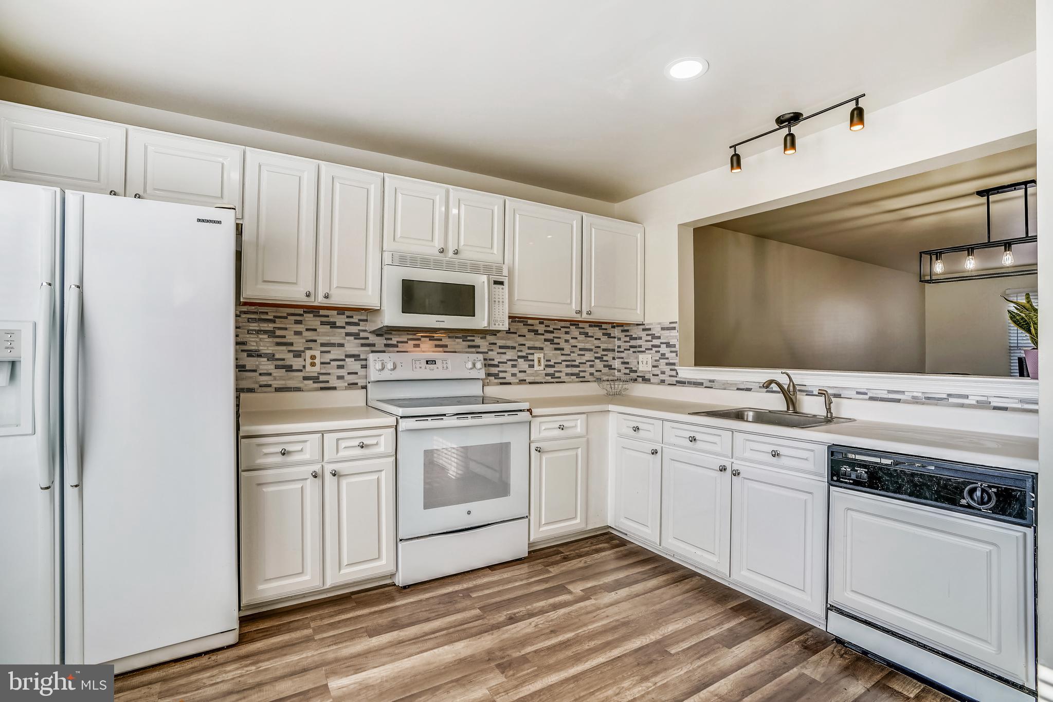 SUBURBIA - Residential