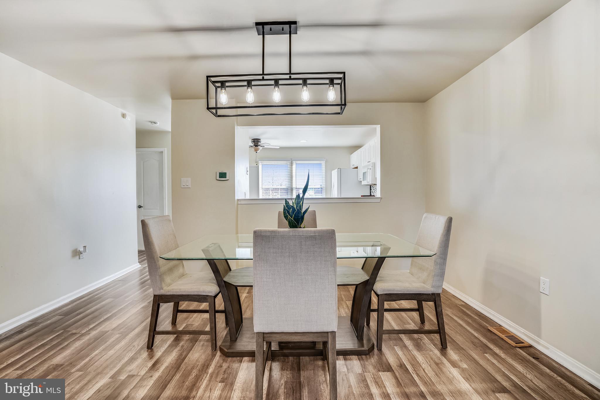 SUBURBIA - Residential