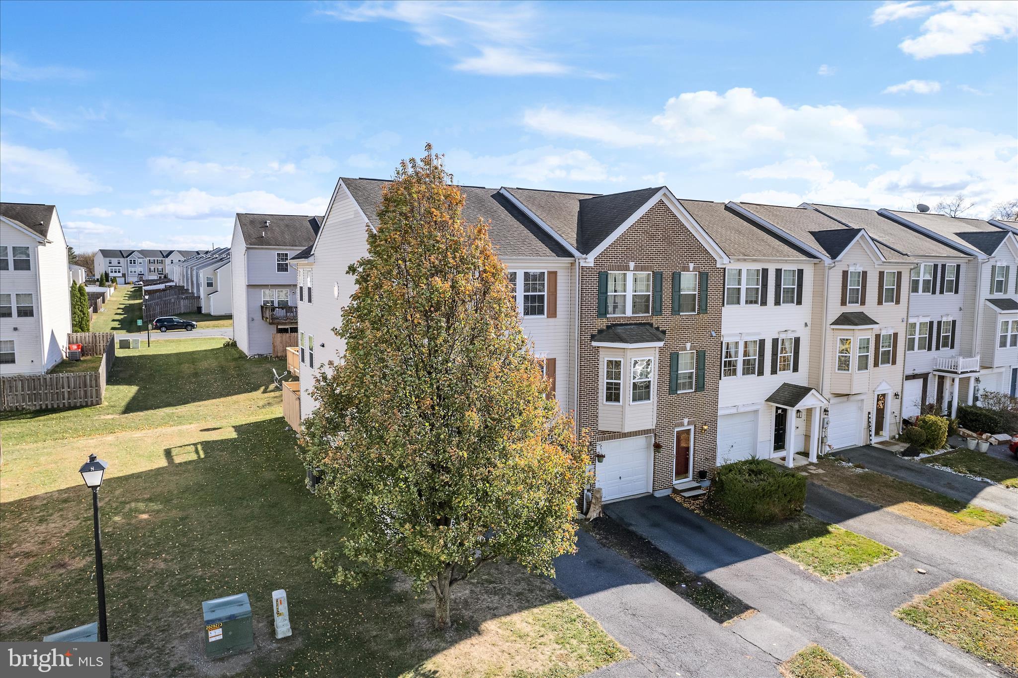 MANOR PARK - Residential