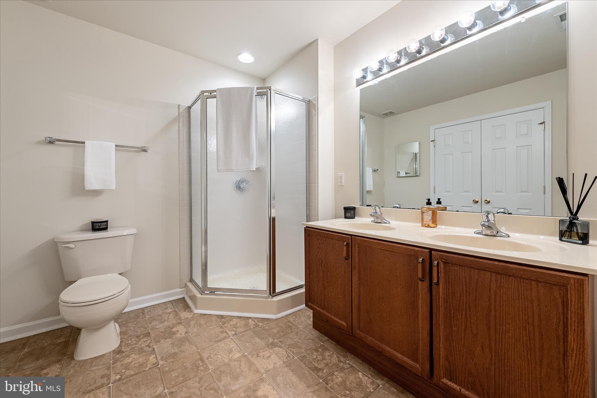 MANOR PARK - Residential