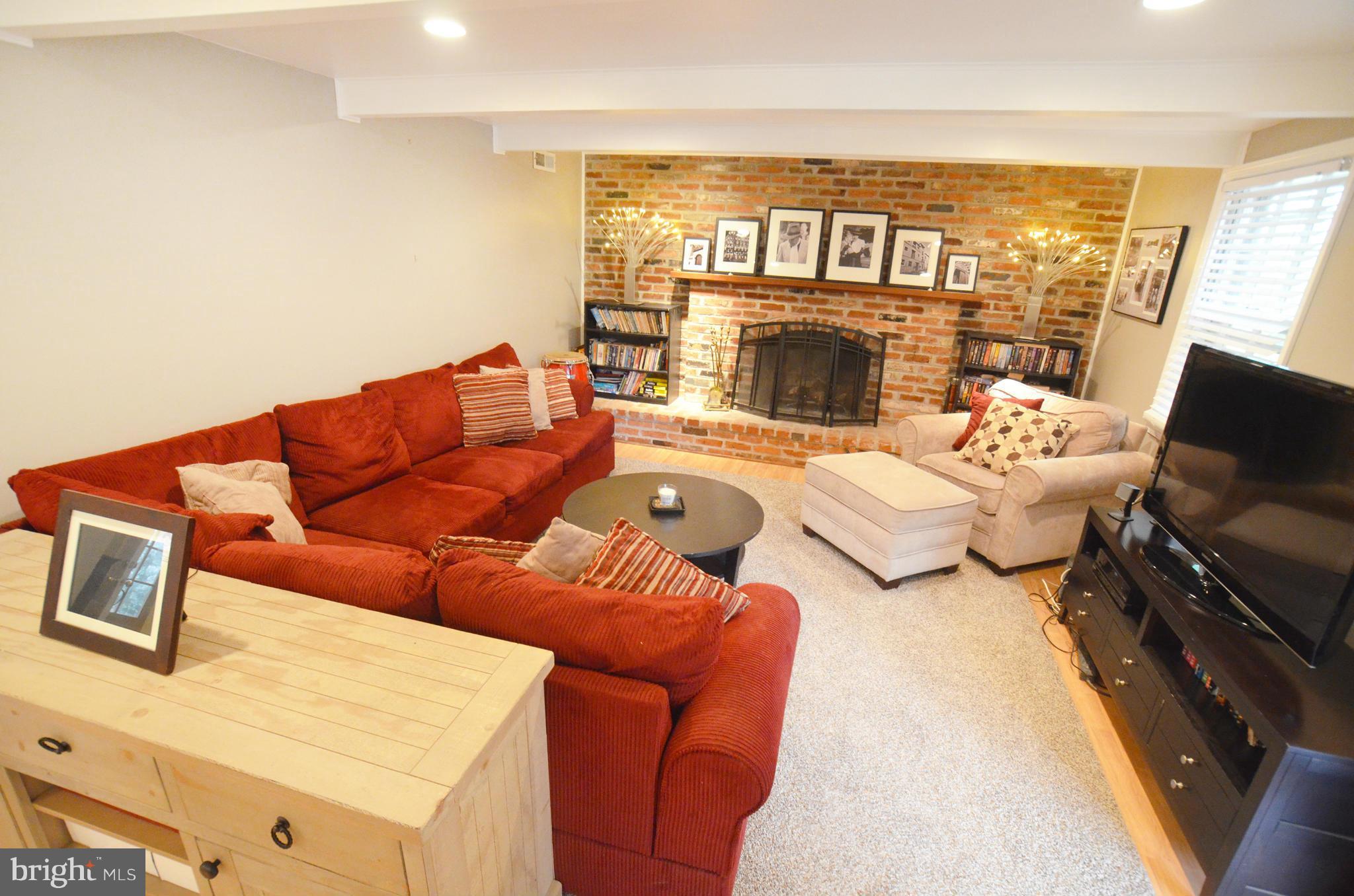 CHAPEL SQUARE - Residential Lease