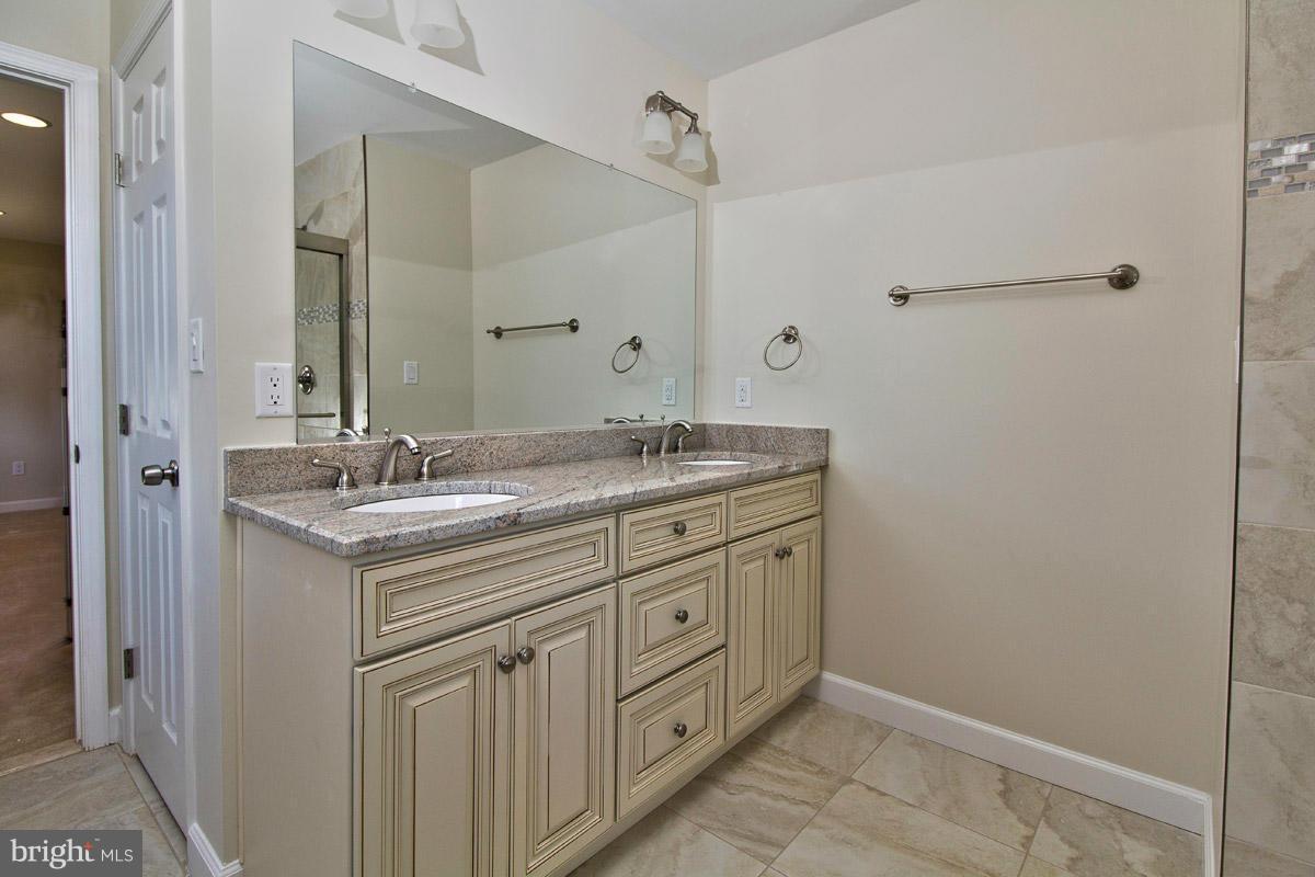 FRANKLIN GLEN - Residential