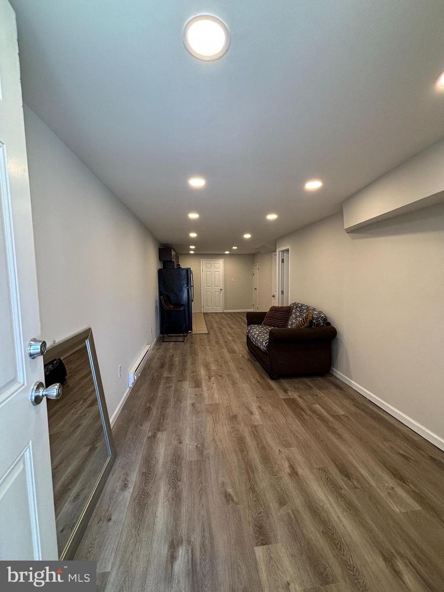 Welcome to 565 Van Kirk Street, a beautiful 1 bedroom, 1 bathroom rental home in the heart of Lawncrest! This home features hardwood floors, granite countertops, tile backsplash, and spacious bedroom. In close proximity to all of the restaurants, coffee shops, gyms and grocery stores that Lawncrest has to offer, this home is in a perfect location. Schedule your showing today!