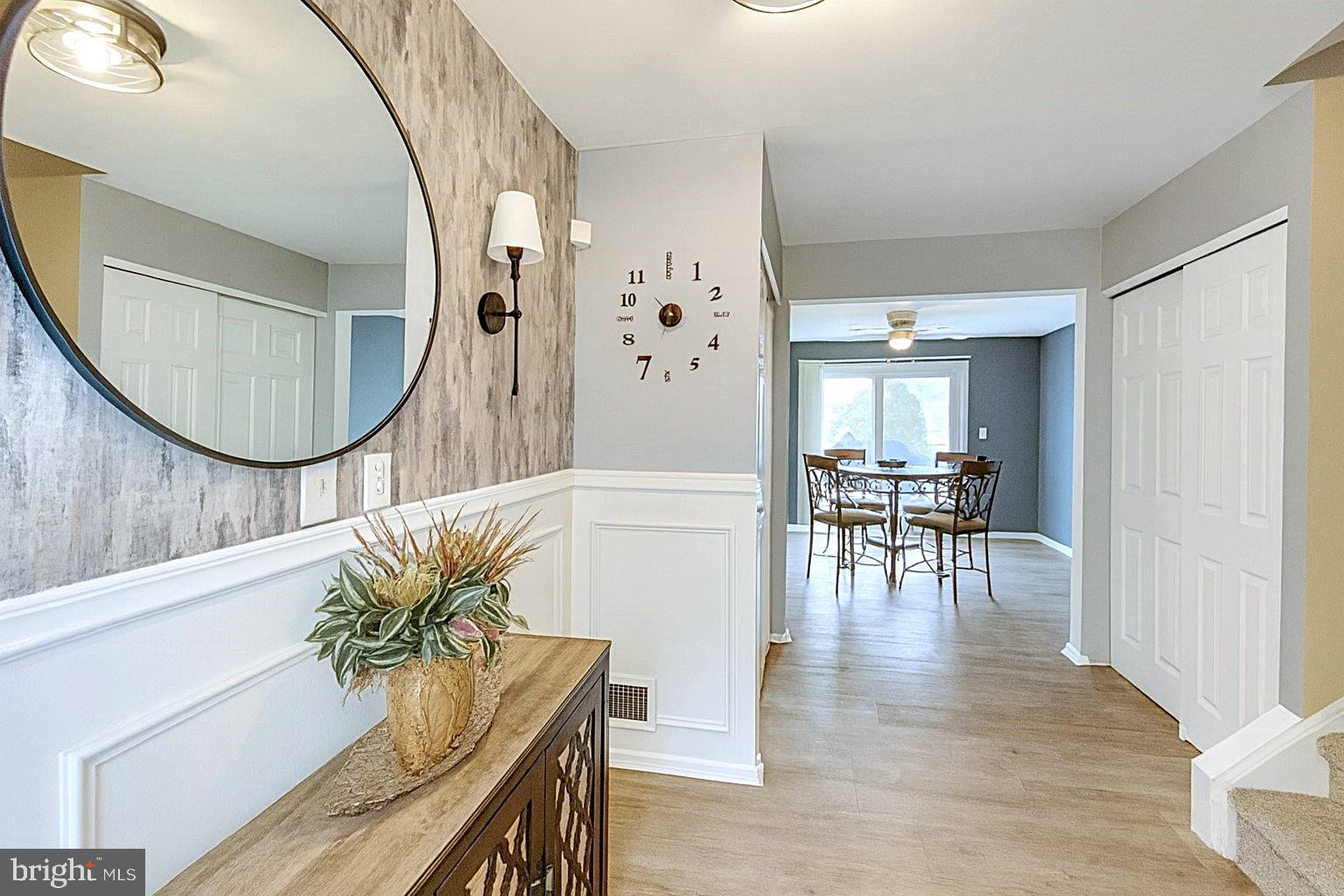 742 W BIRCHTREE LANE