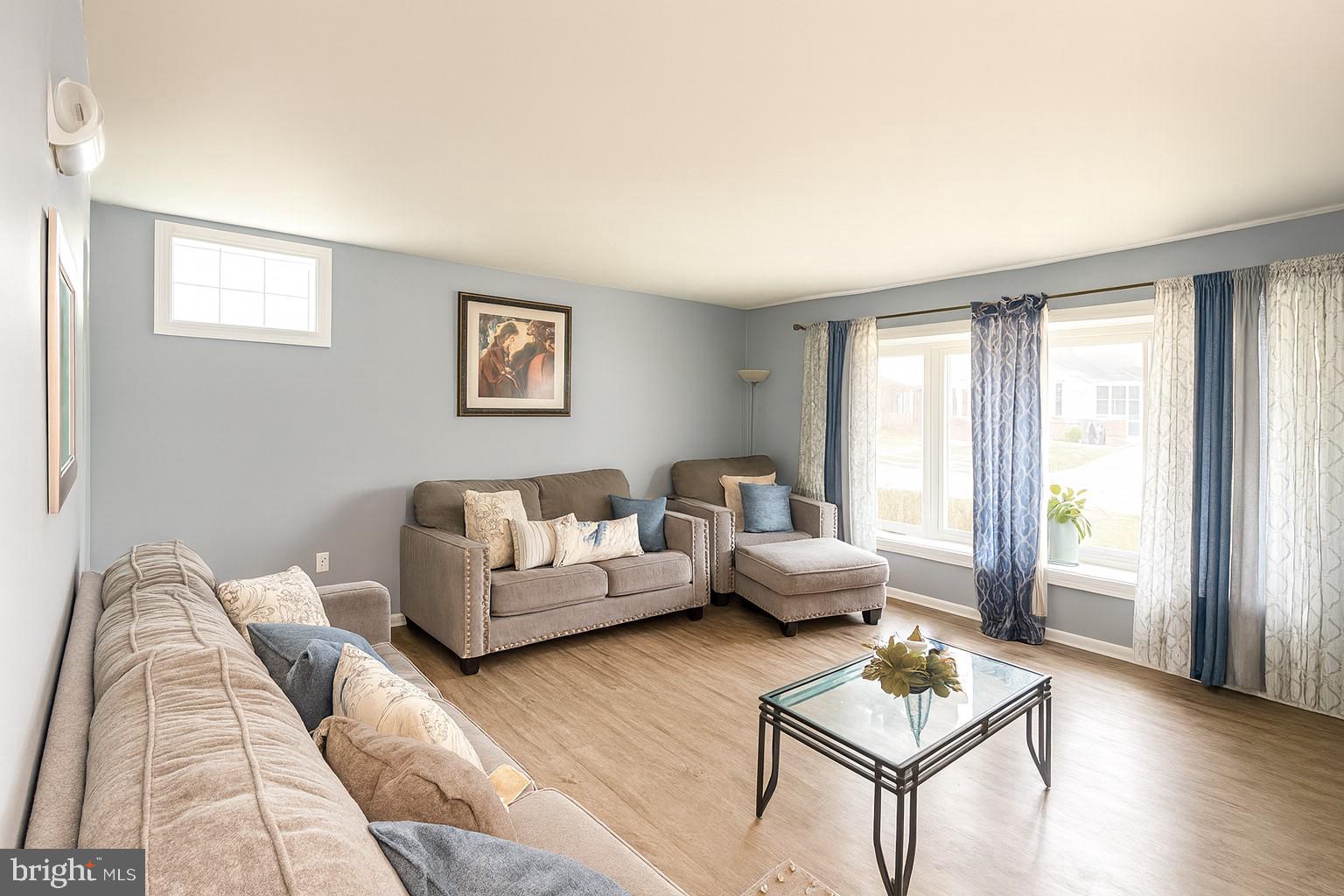 742 W BIRCHTREE LANE