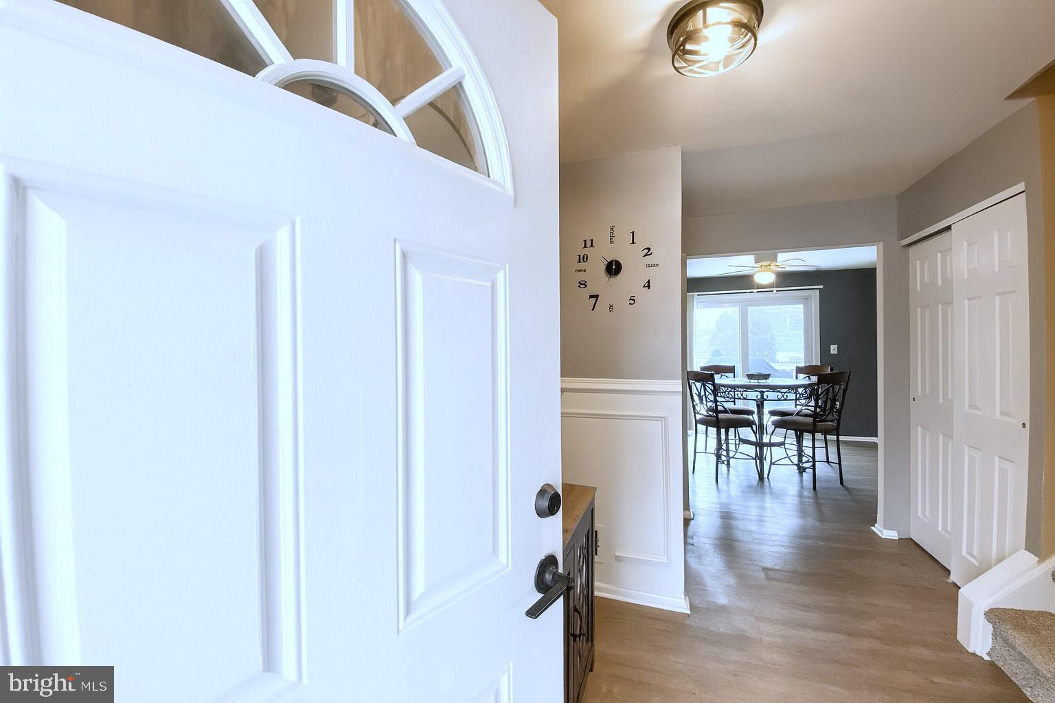 742 W BIRCHTREE LANE