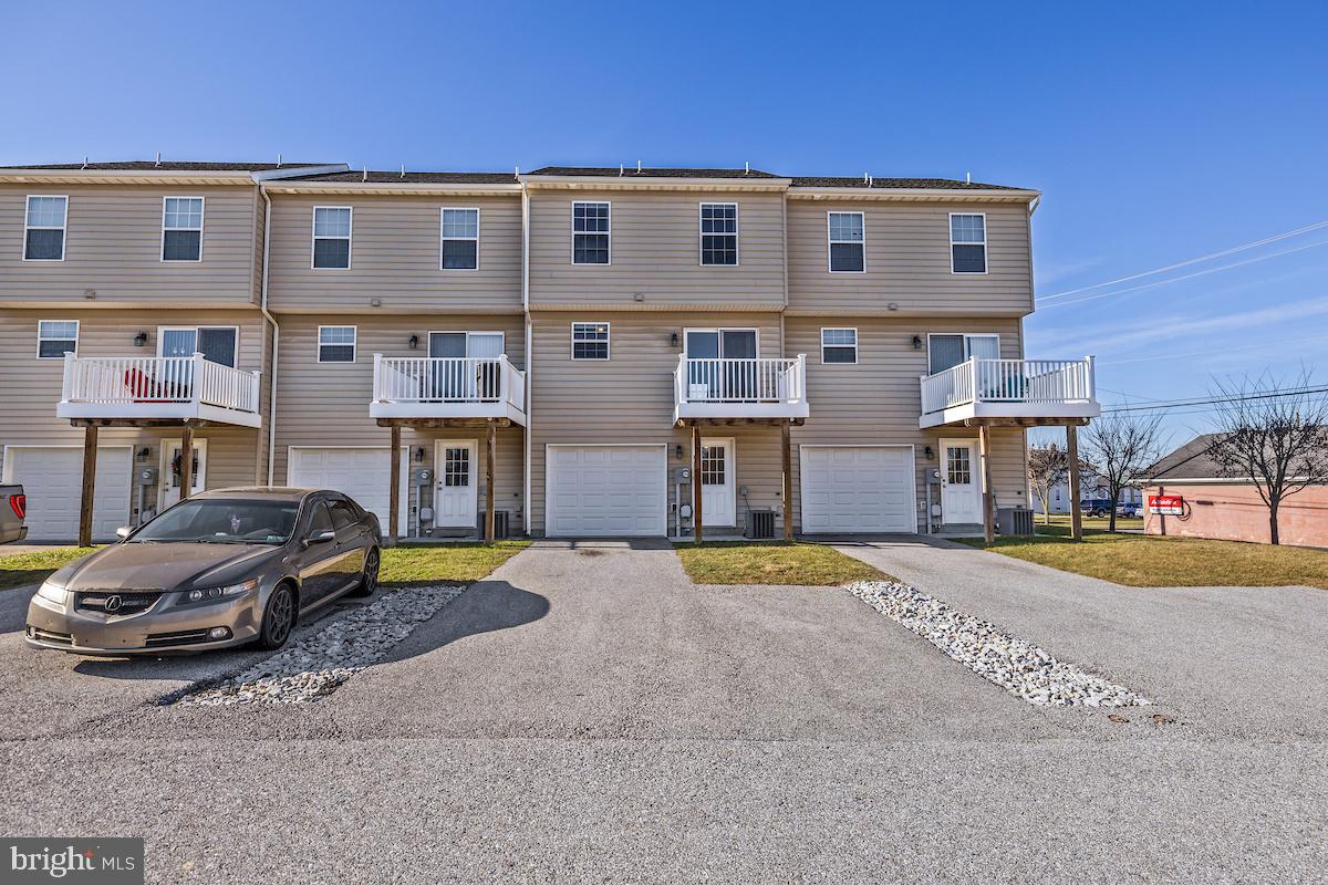 PARKVILLE - Residential Lease