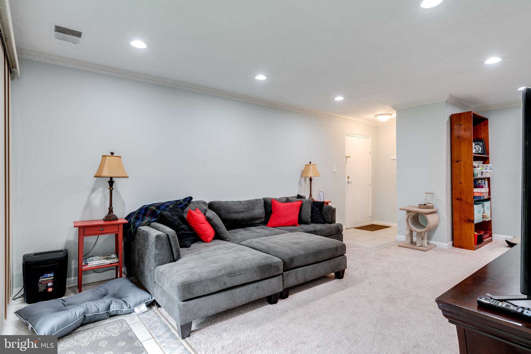 JEFFERSON MEWS - Residential