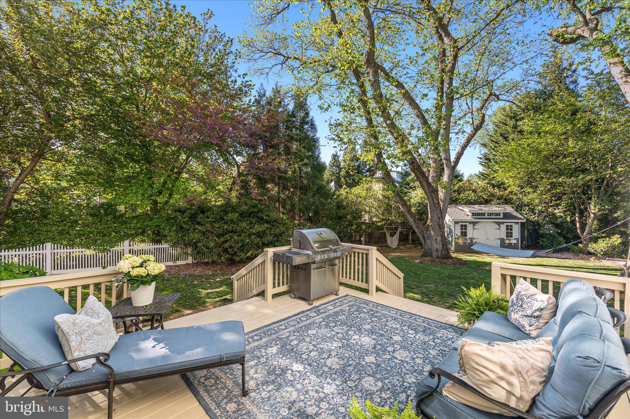 PENDENNIS MOUNT - Residential