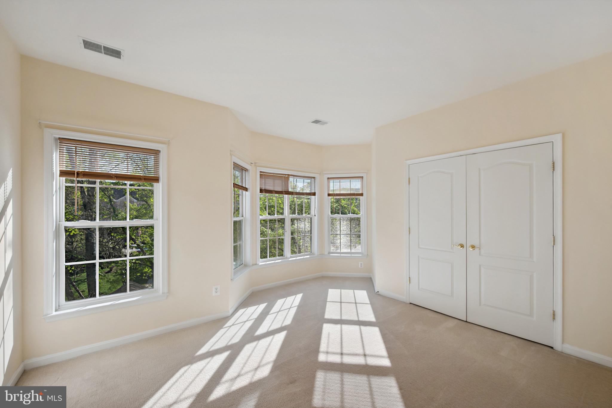 BROADLANDS - Residential