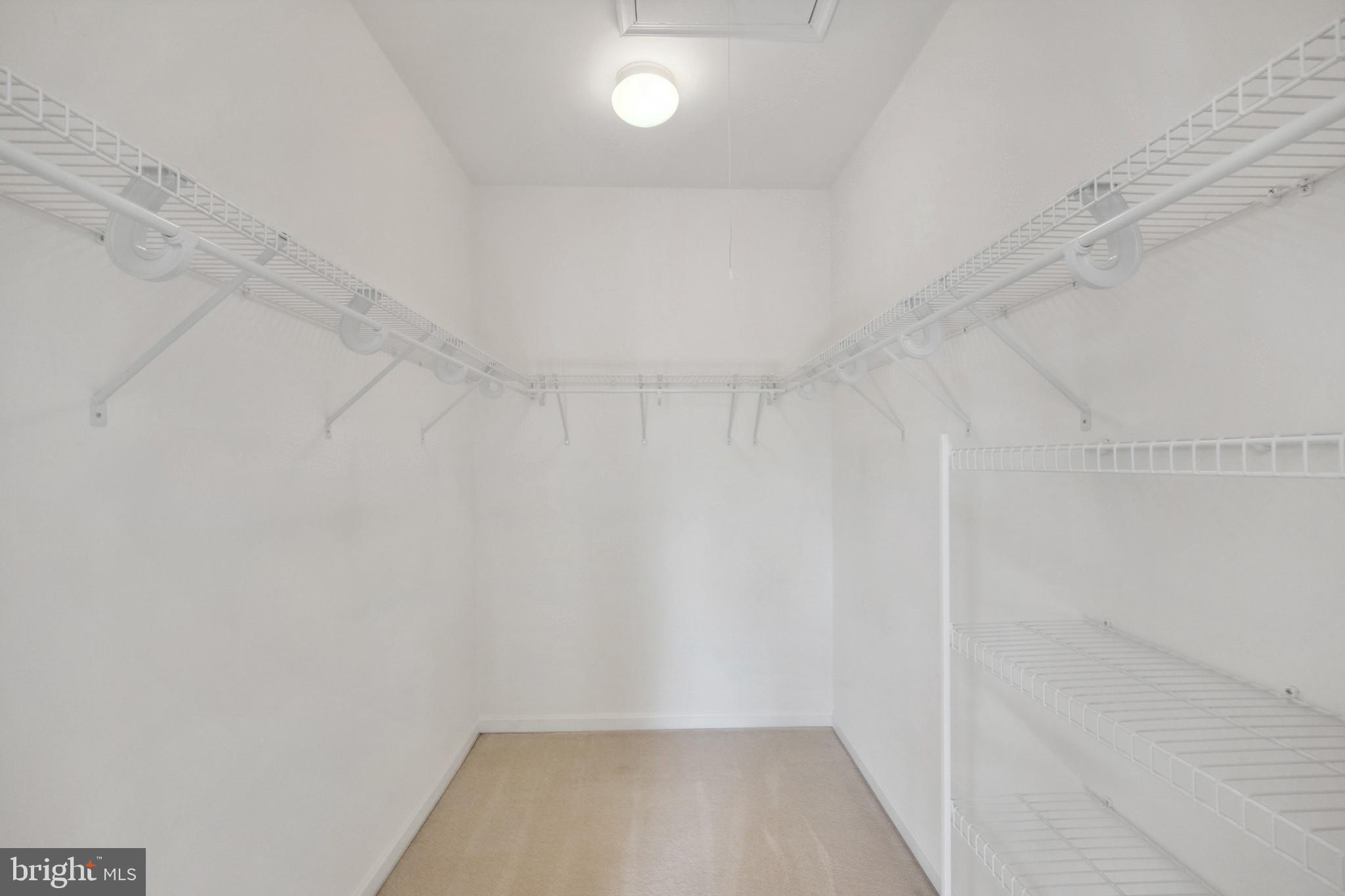 BROADLANDS - Residential