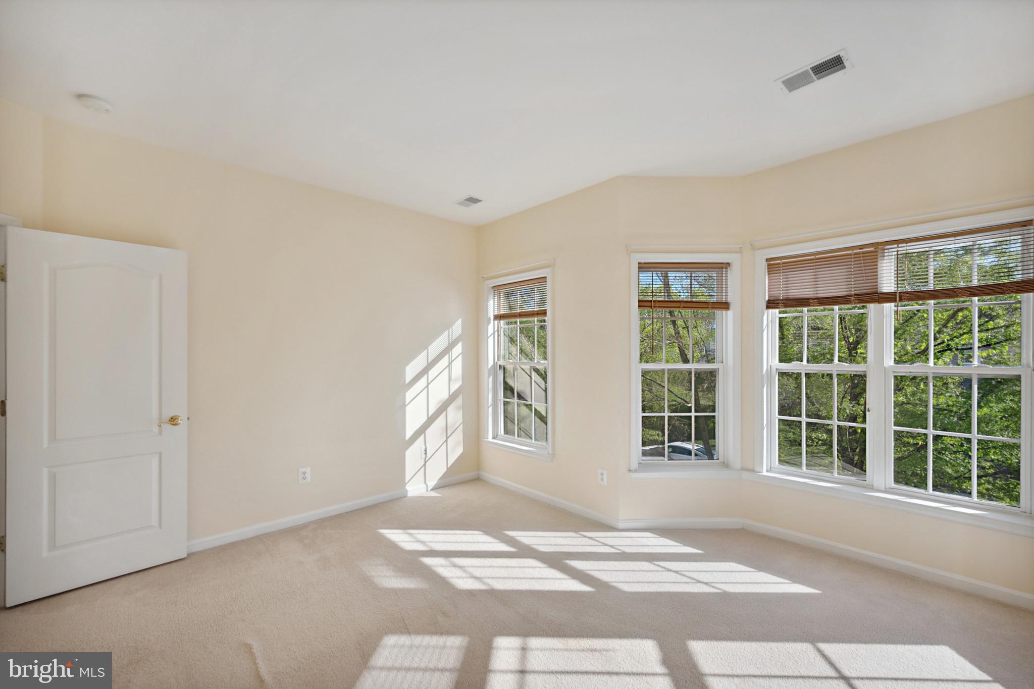 BROADLANDS - Residential