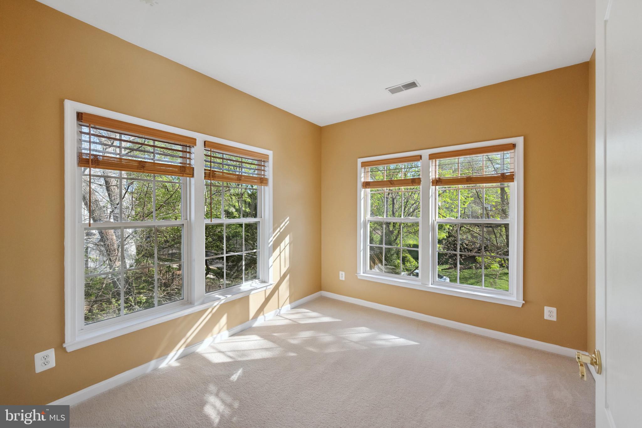 BROADLANDS - Residential