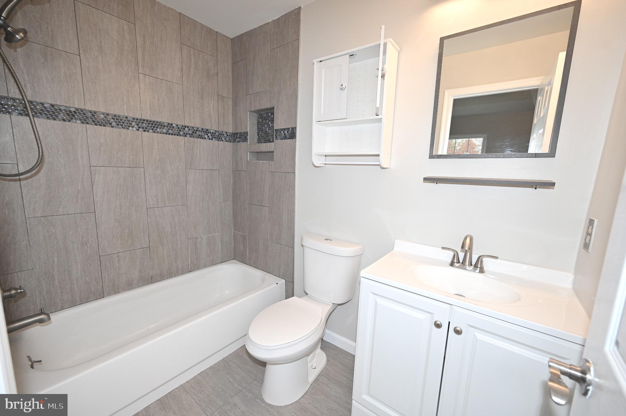 FORESTVILLE PARK - Residential Lease