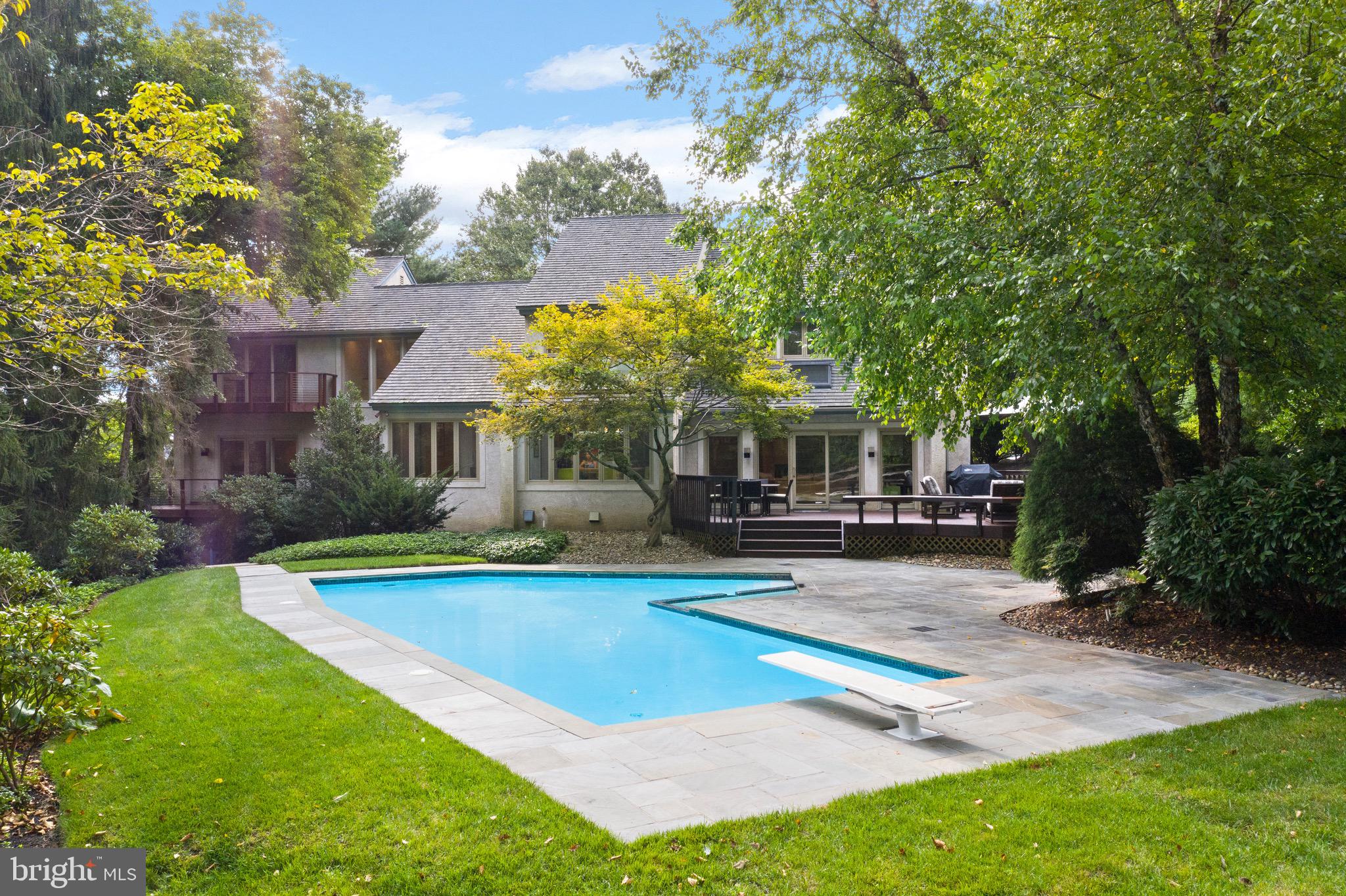 RAVENSCLIFF - Residential