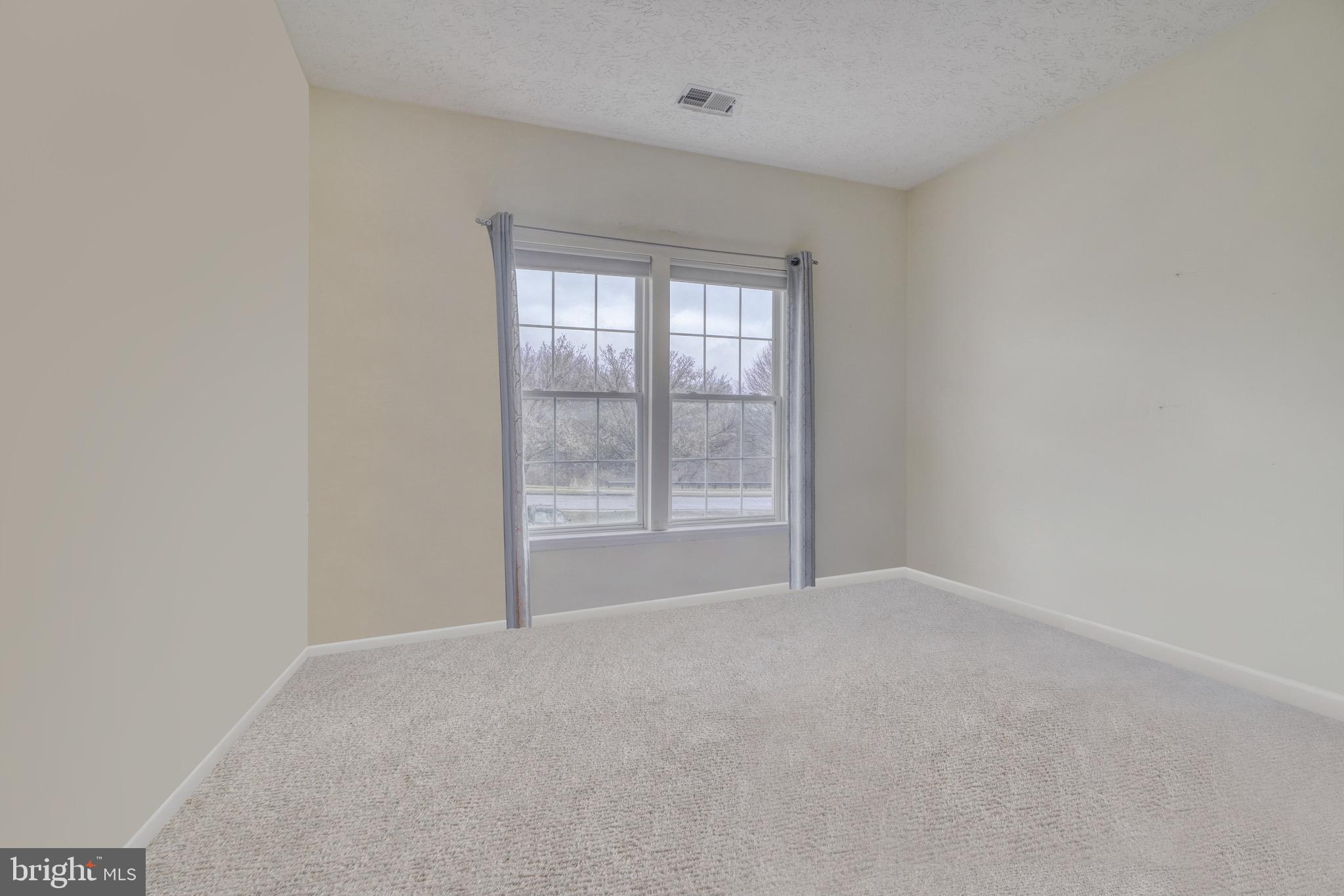 THE POND - Residential