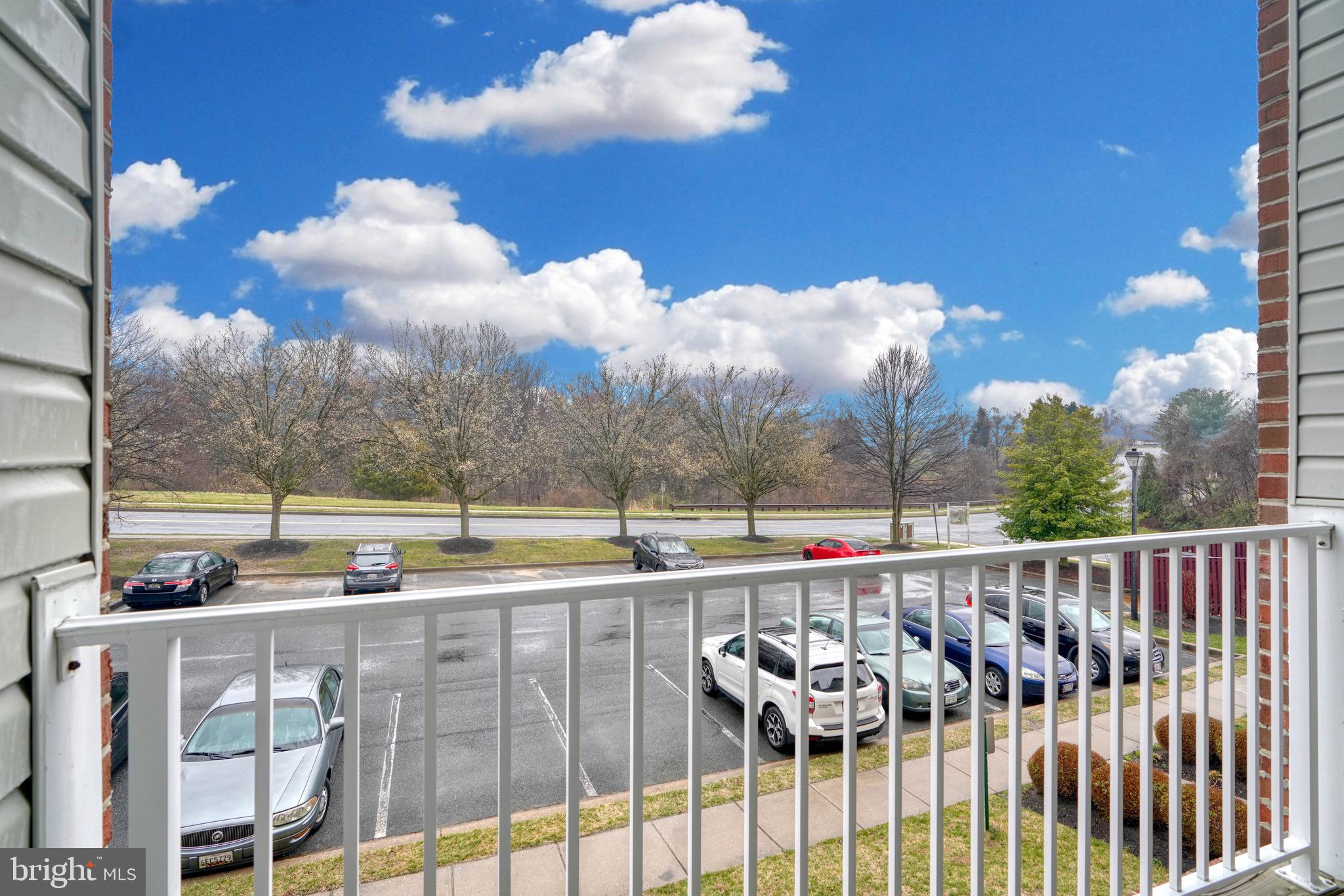 THE POND - Residential