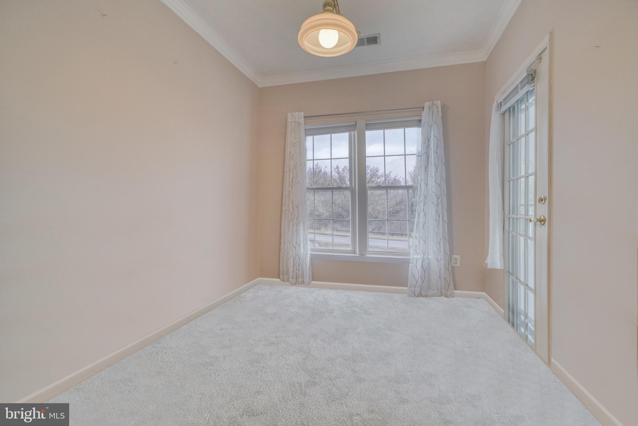 THE POND - Residential