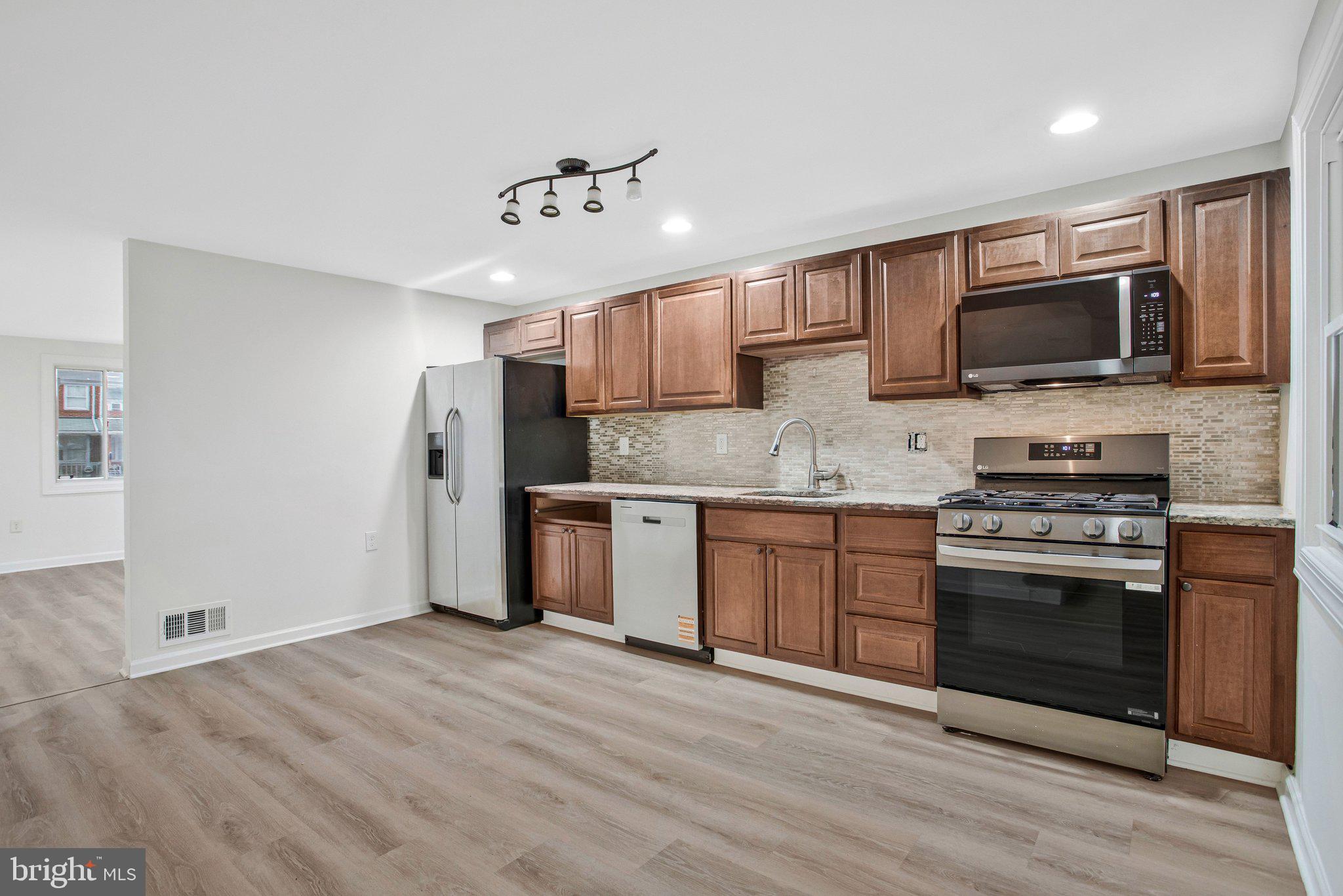 NORTH POINT VILLAGE - Residential