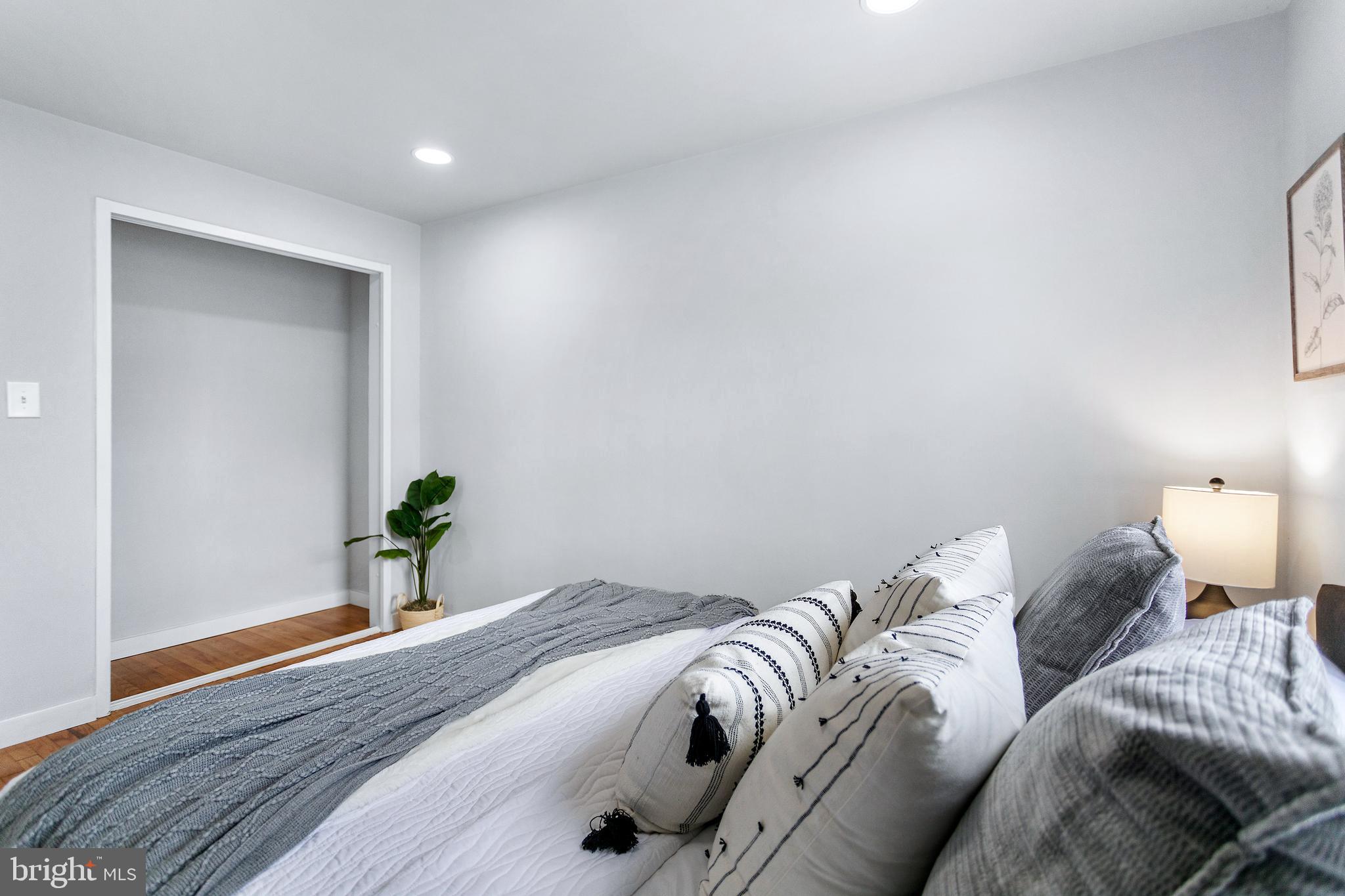 HAMPSHIRE HEIGHTS - Residential